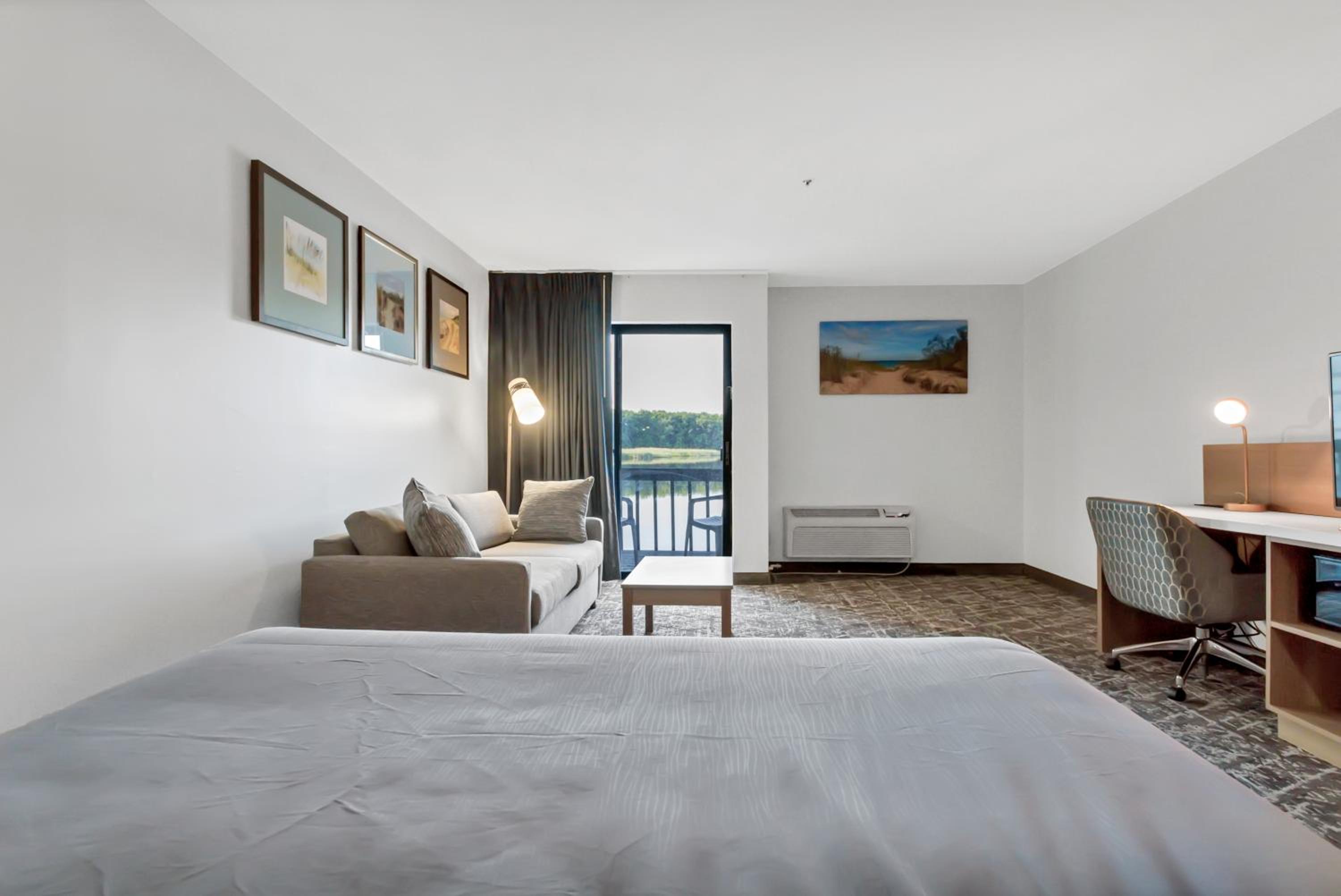 King Room with Lake View photo 1