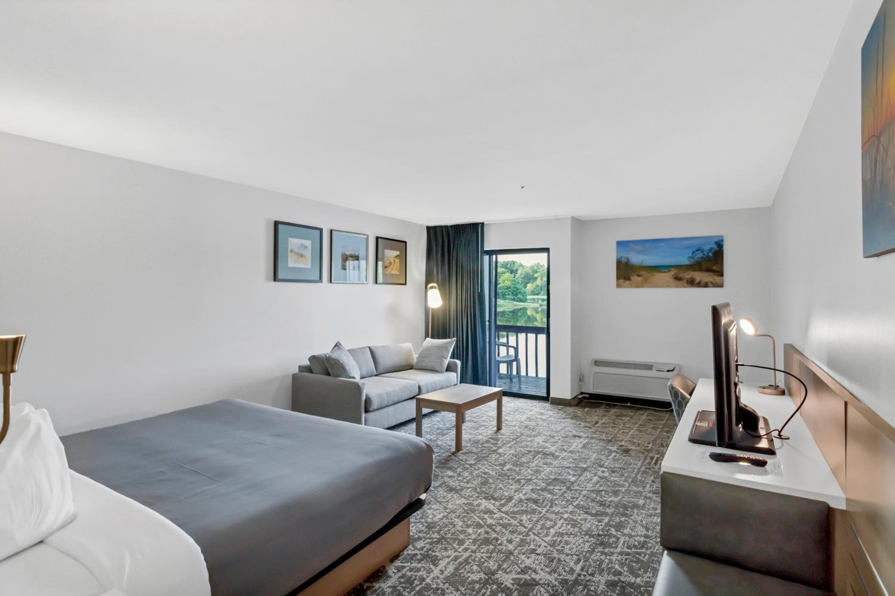King Room with Lake View photo 3