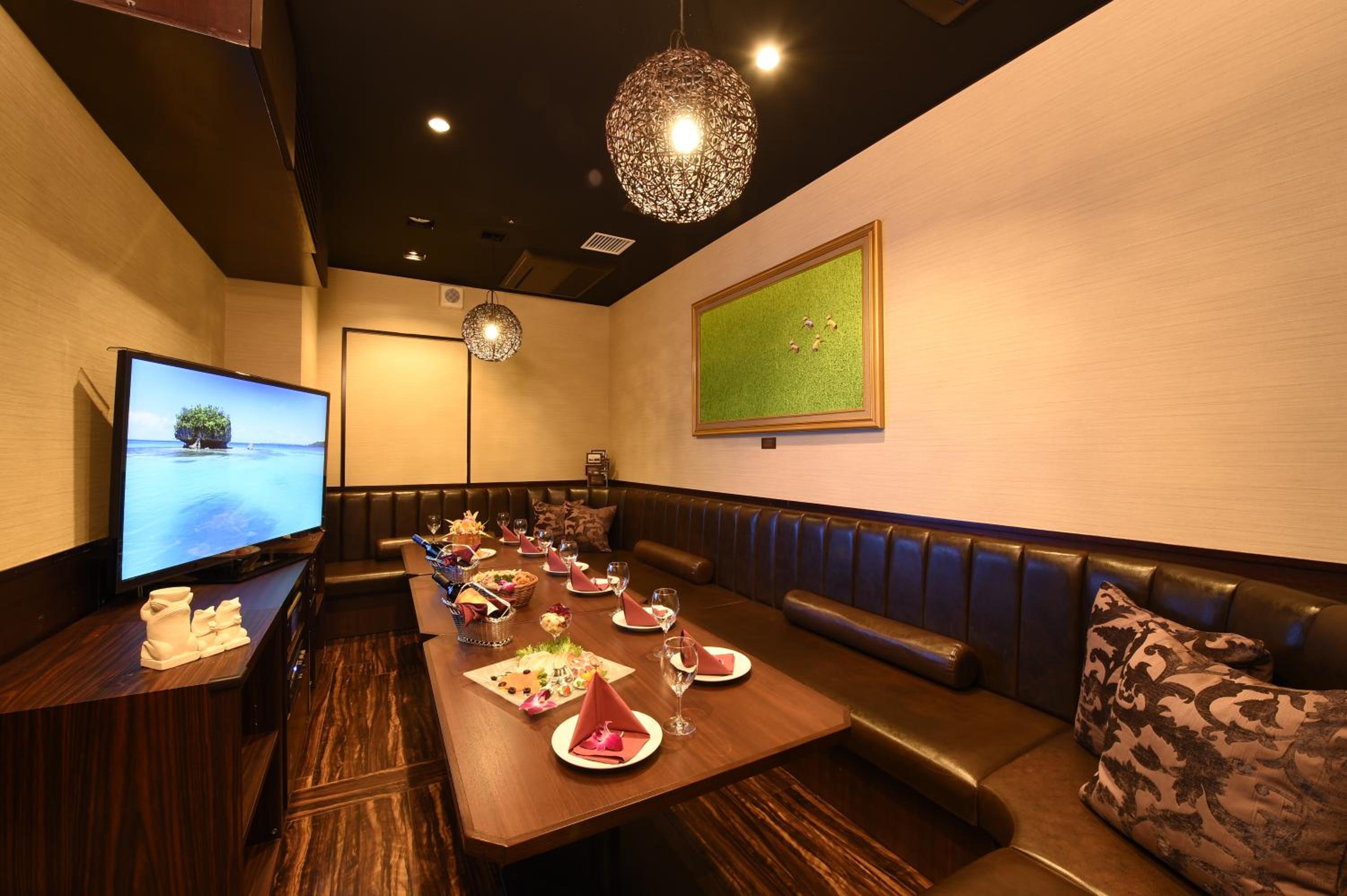 Standard with 4 Beds - Non-Smoking with Free All-you-can-drink Alcohol and Light Meal photo 2