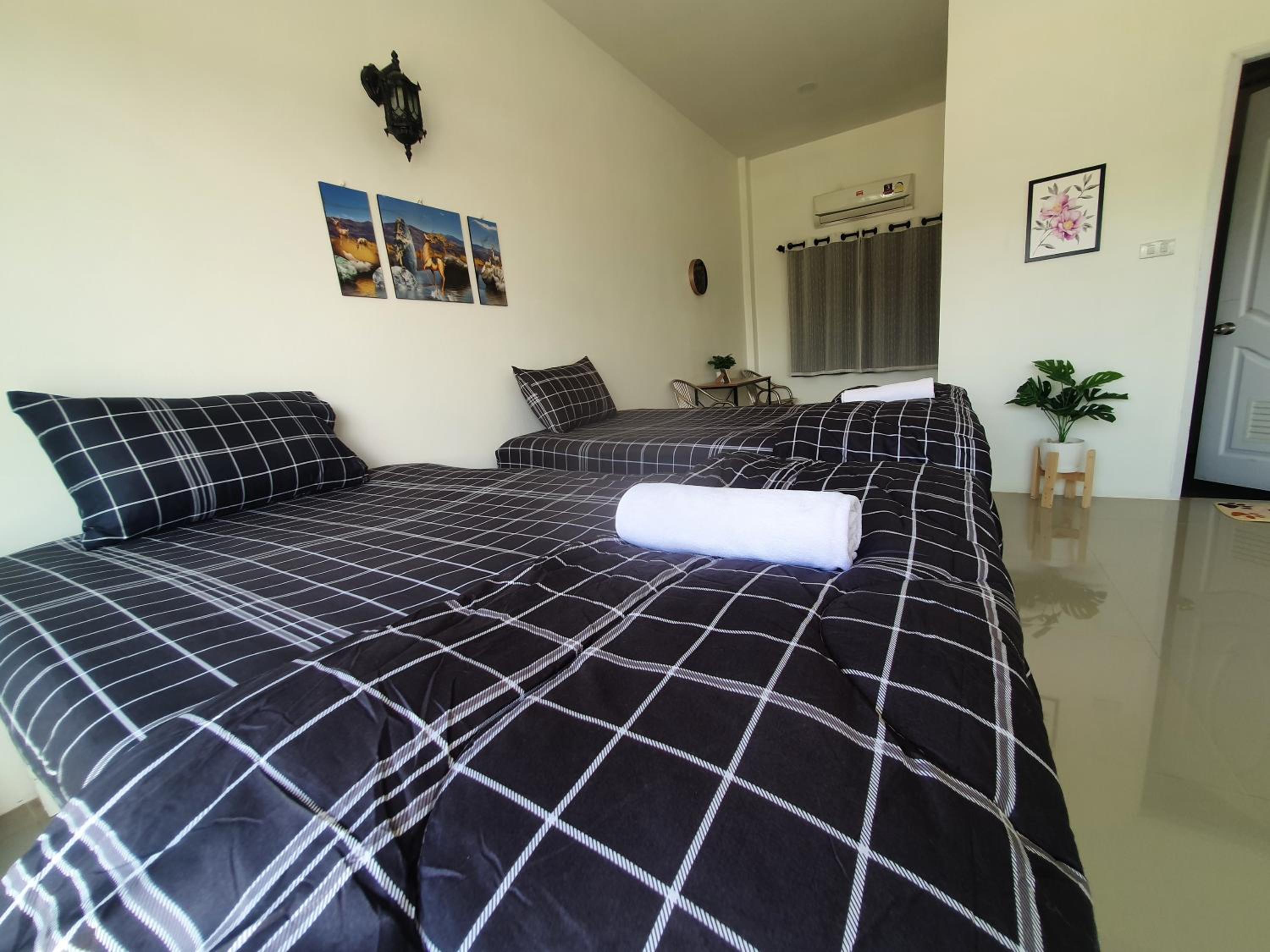 Double or Twin Room with Terrace - Photo 4