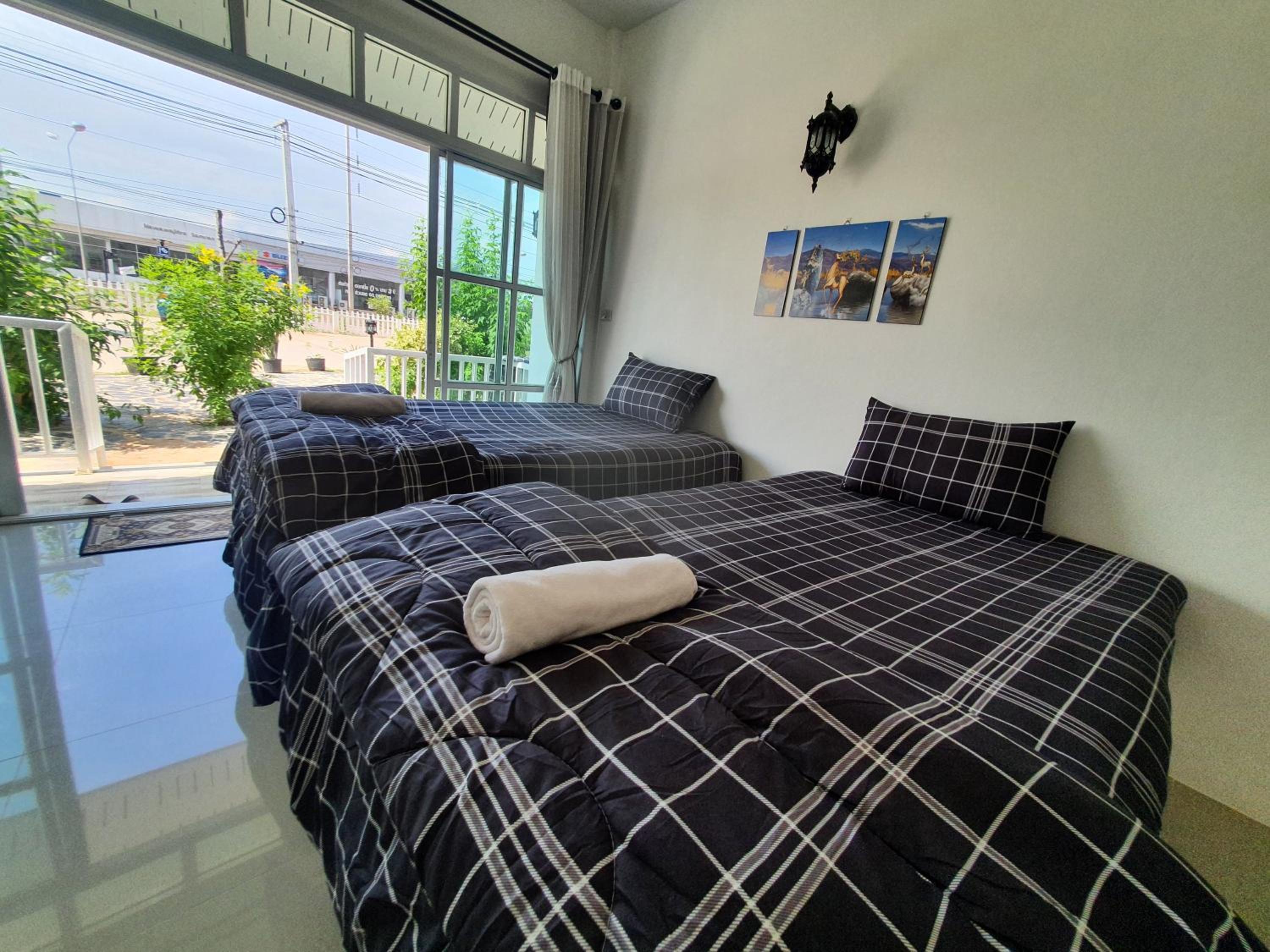 Double or Twin Room with Terrace - Photo 6