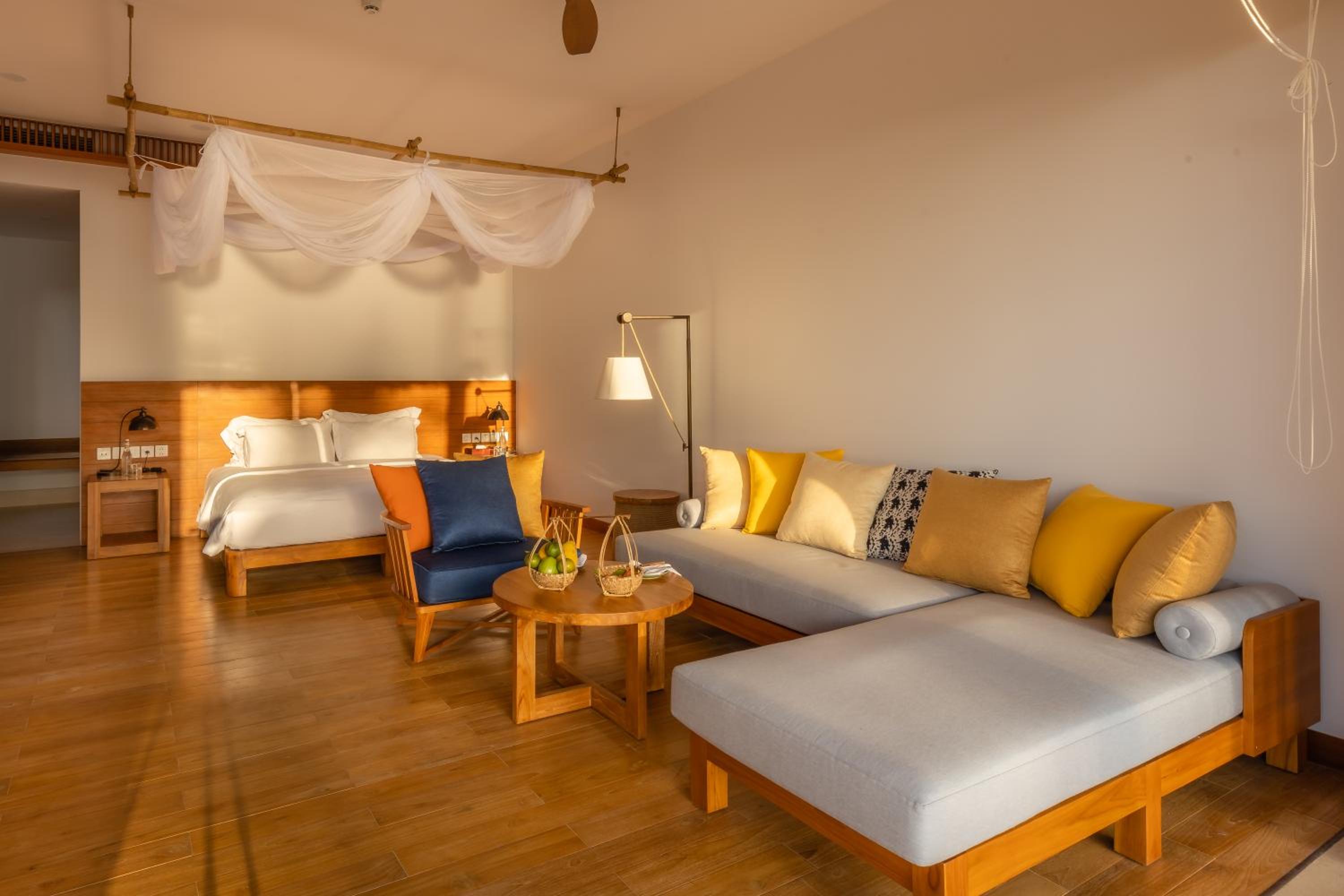 One-Bedroom Pool Villa with King Bed - Photo 3