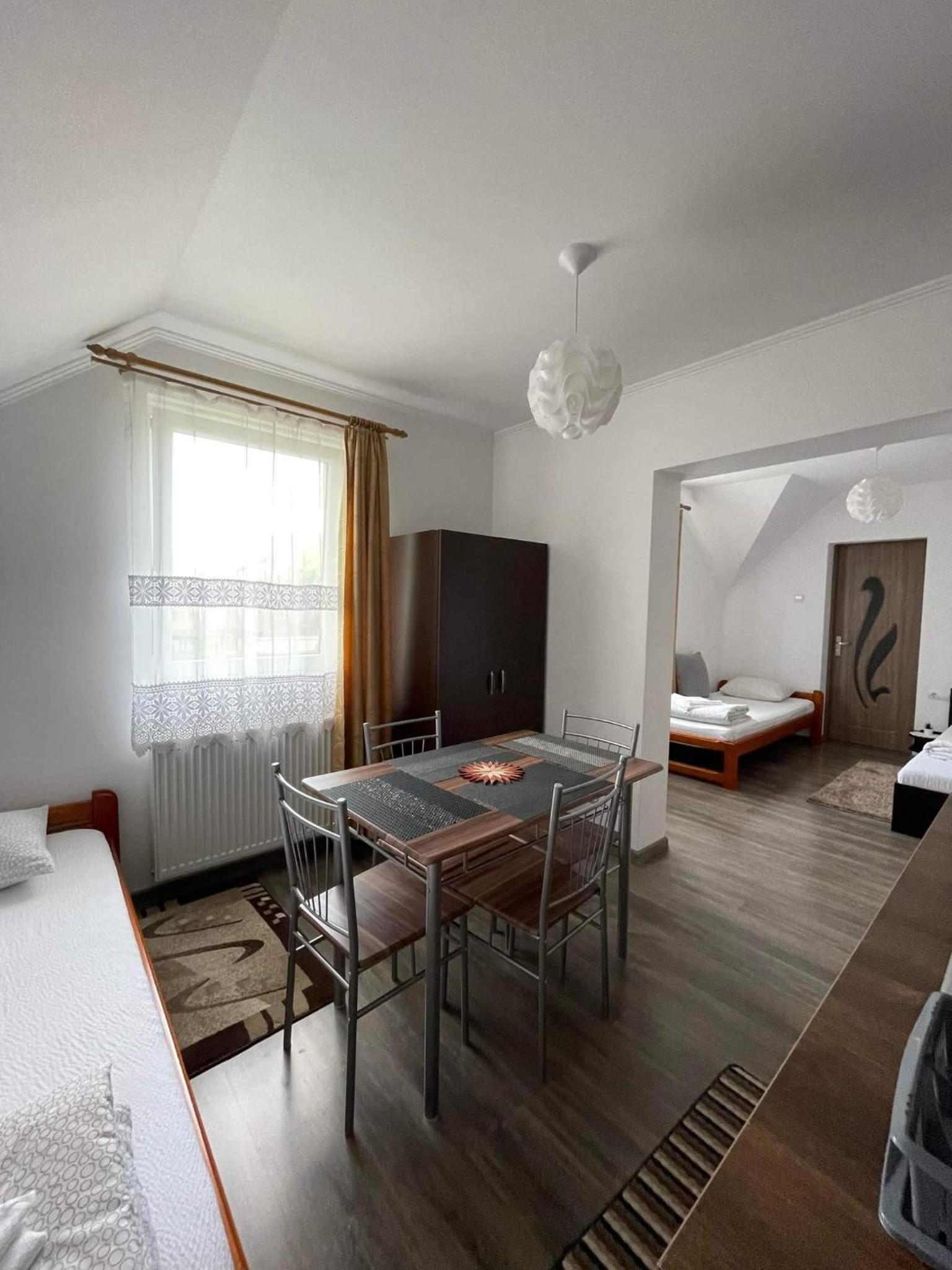 Family Room - Photo 37
