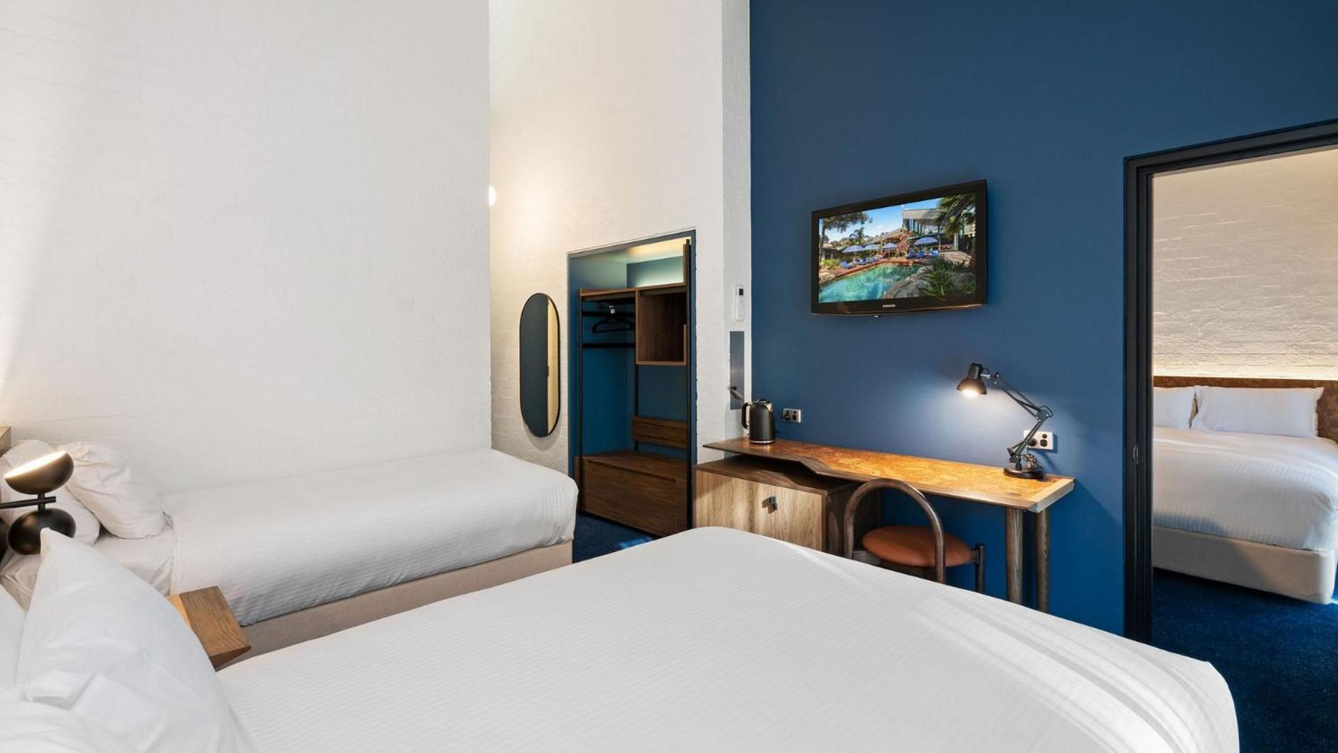 Two Bedroom Interconnecting photo 3