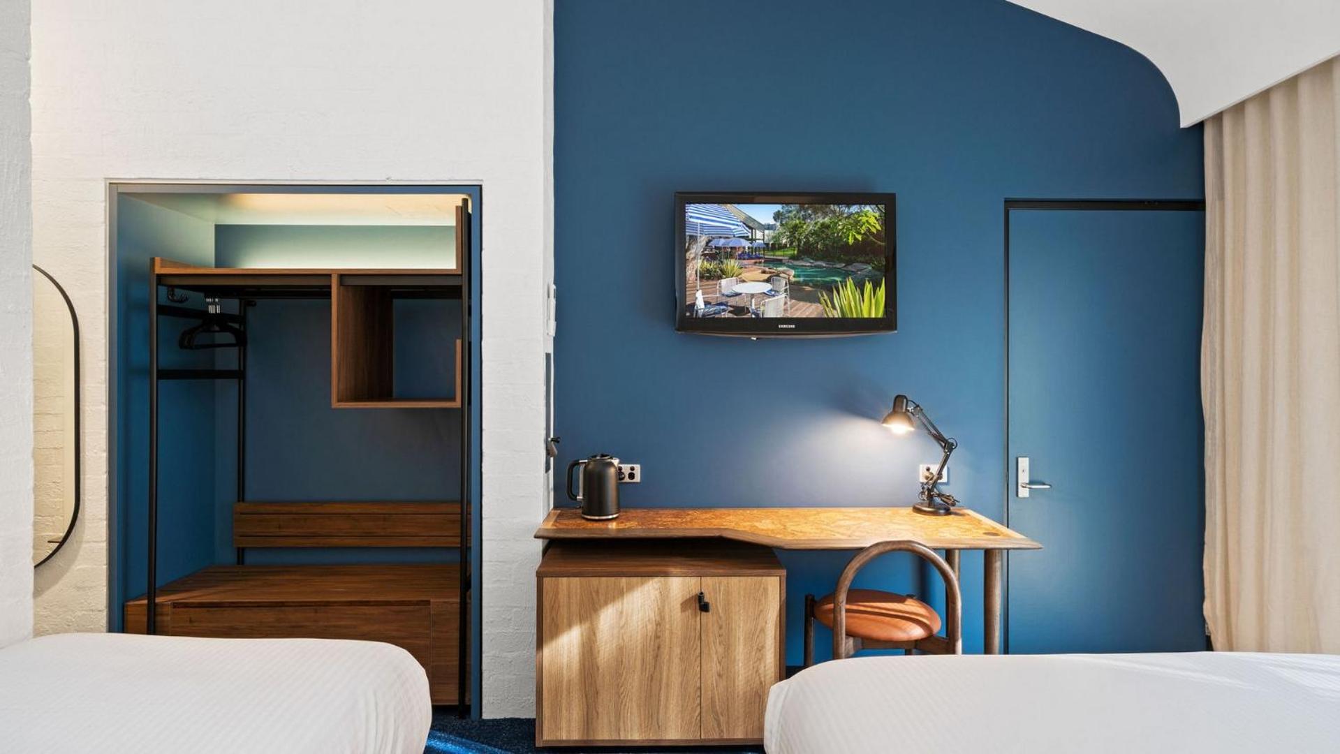 Two Bedroom Interconnecting photo 2