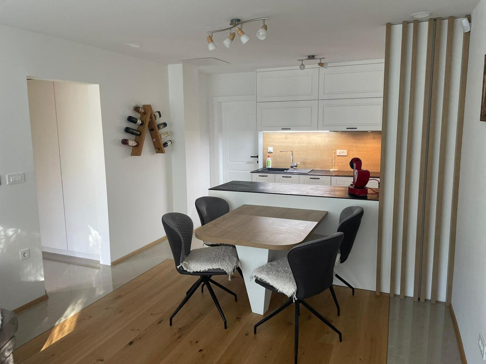 One-Bedroom Apartment - Photo 2