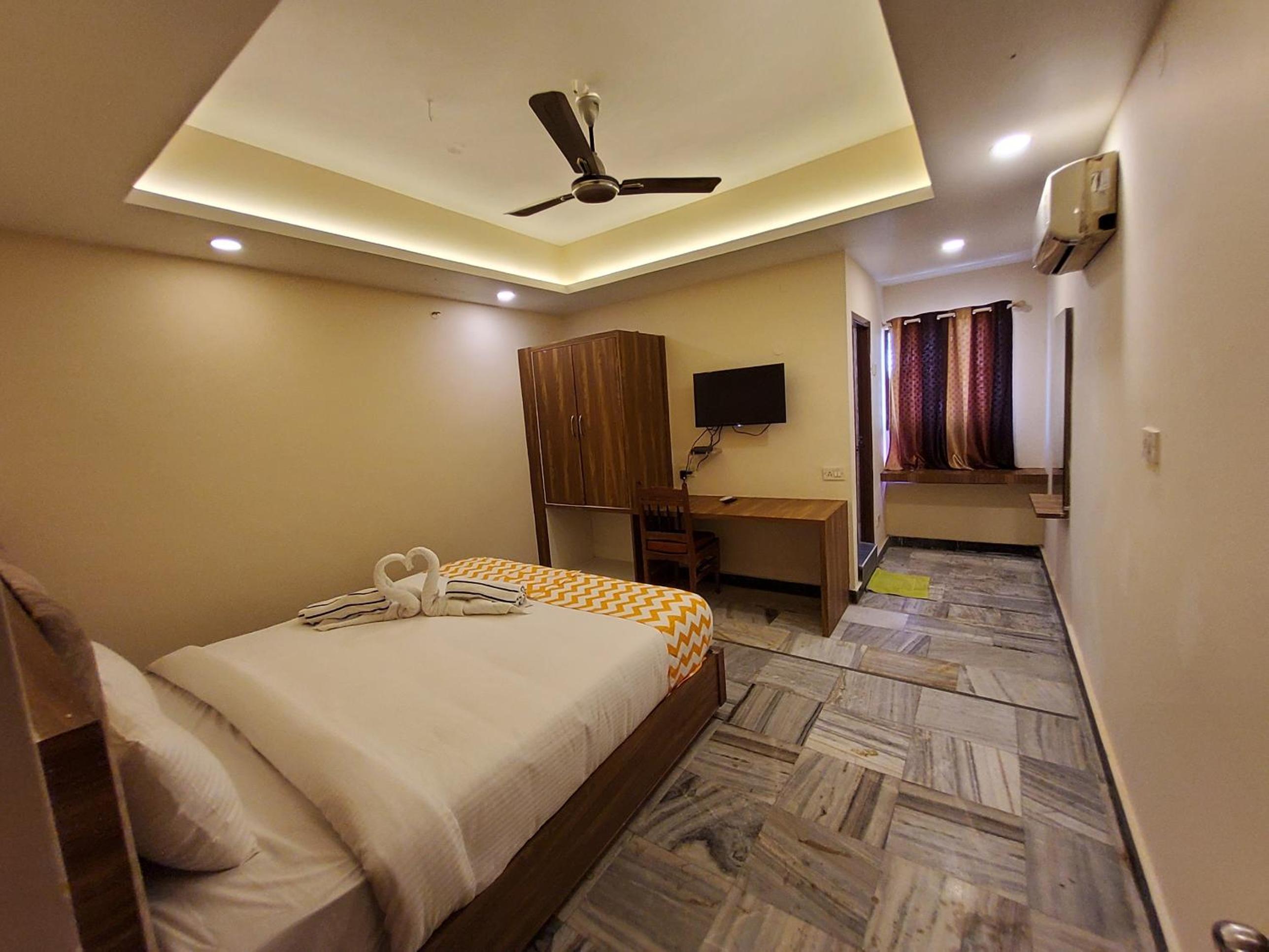 Deluxe Room - Photo 22