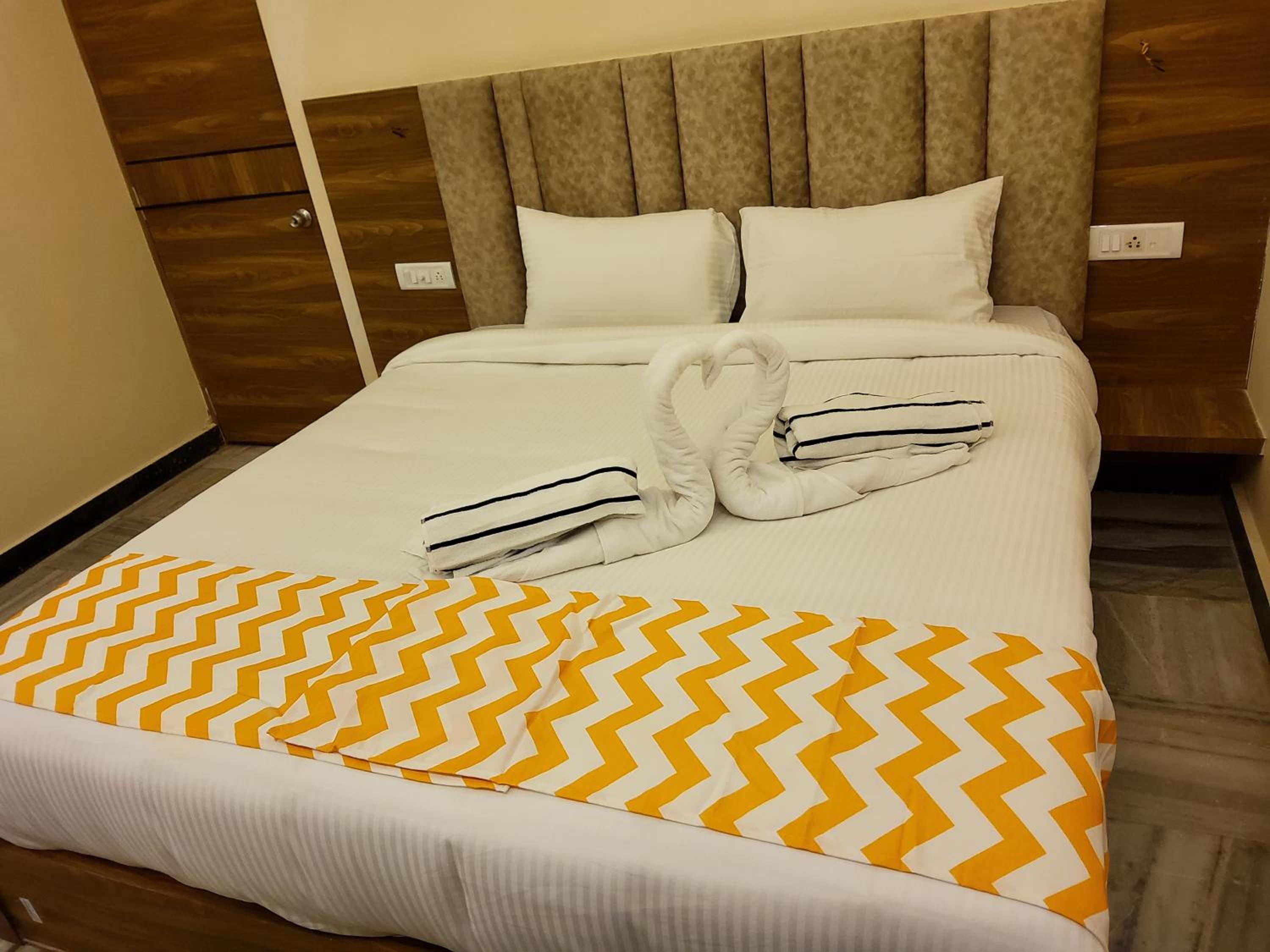 Deluxe Room - Photo 21