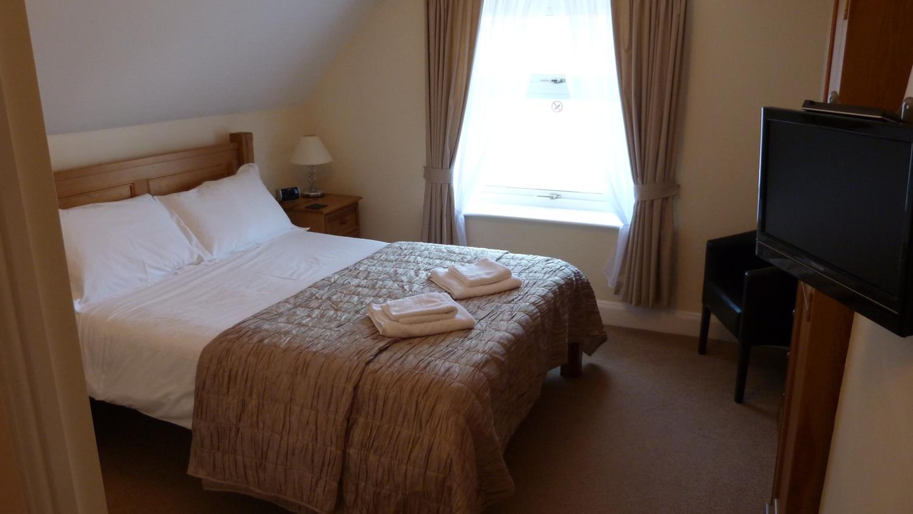 Small Double Room - 2nd Floor photo 2