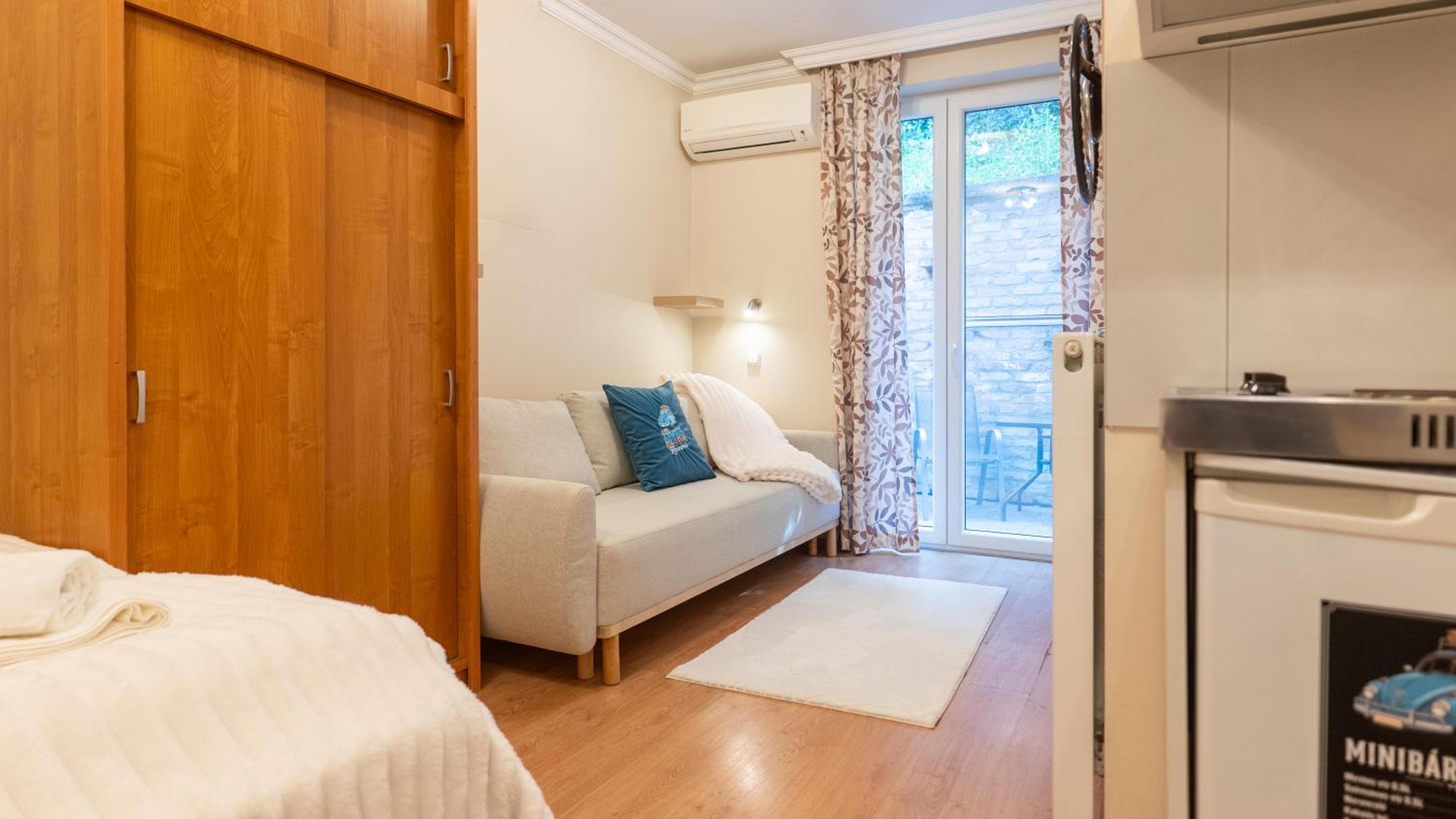 Deluxe Family Room