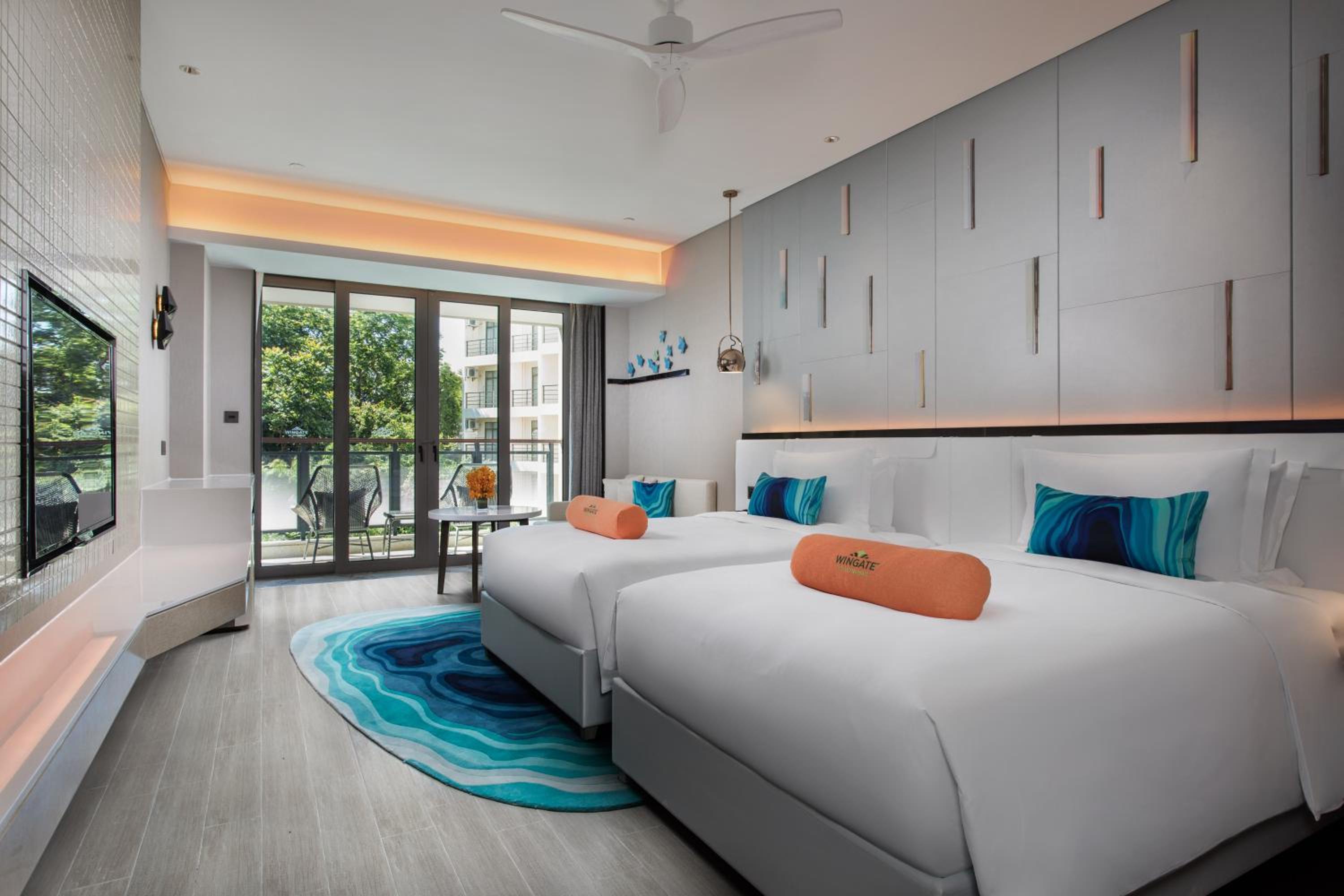 Deluxe Mountain View Room Twin