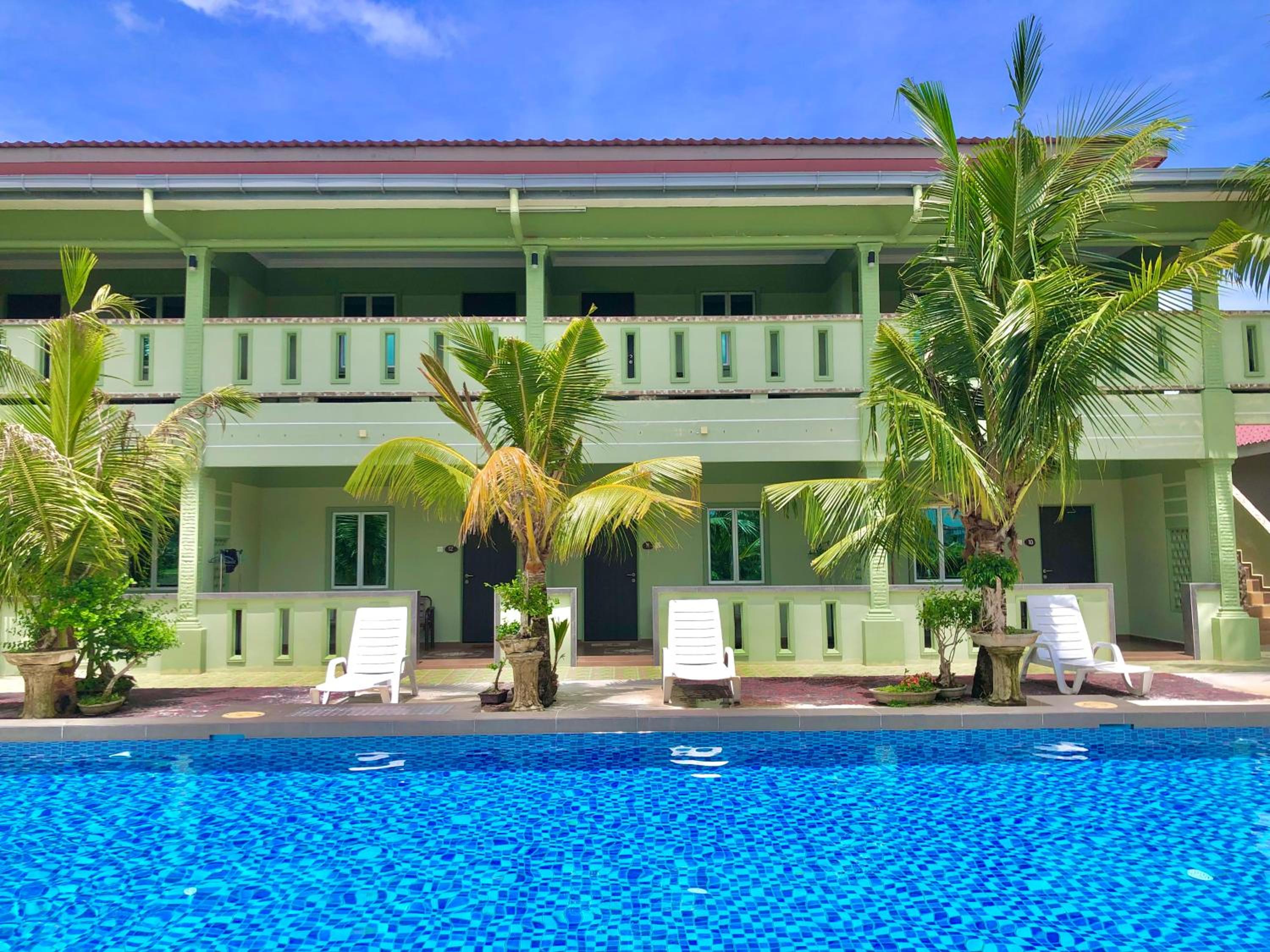 King Room with Pool View - Photo 1