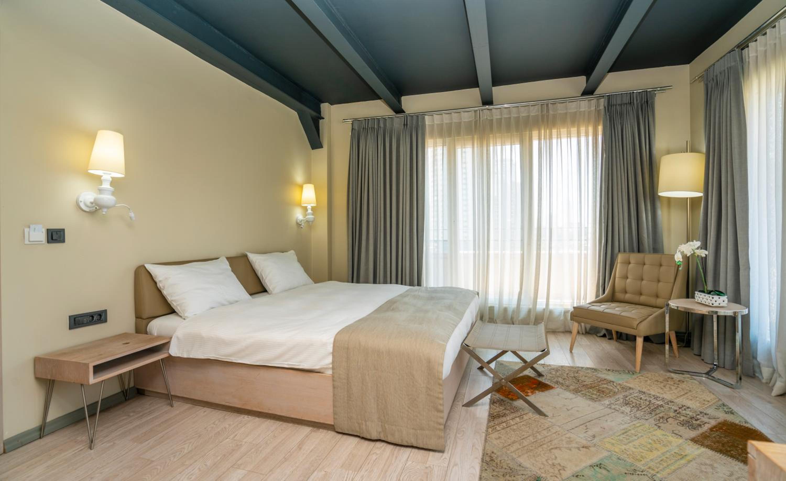 Deluxe Double Room with Balcony photo 3