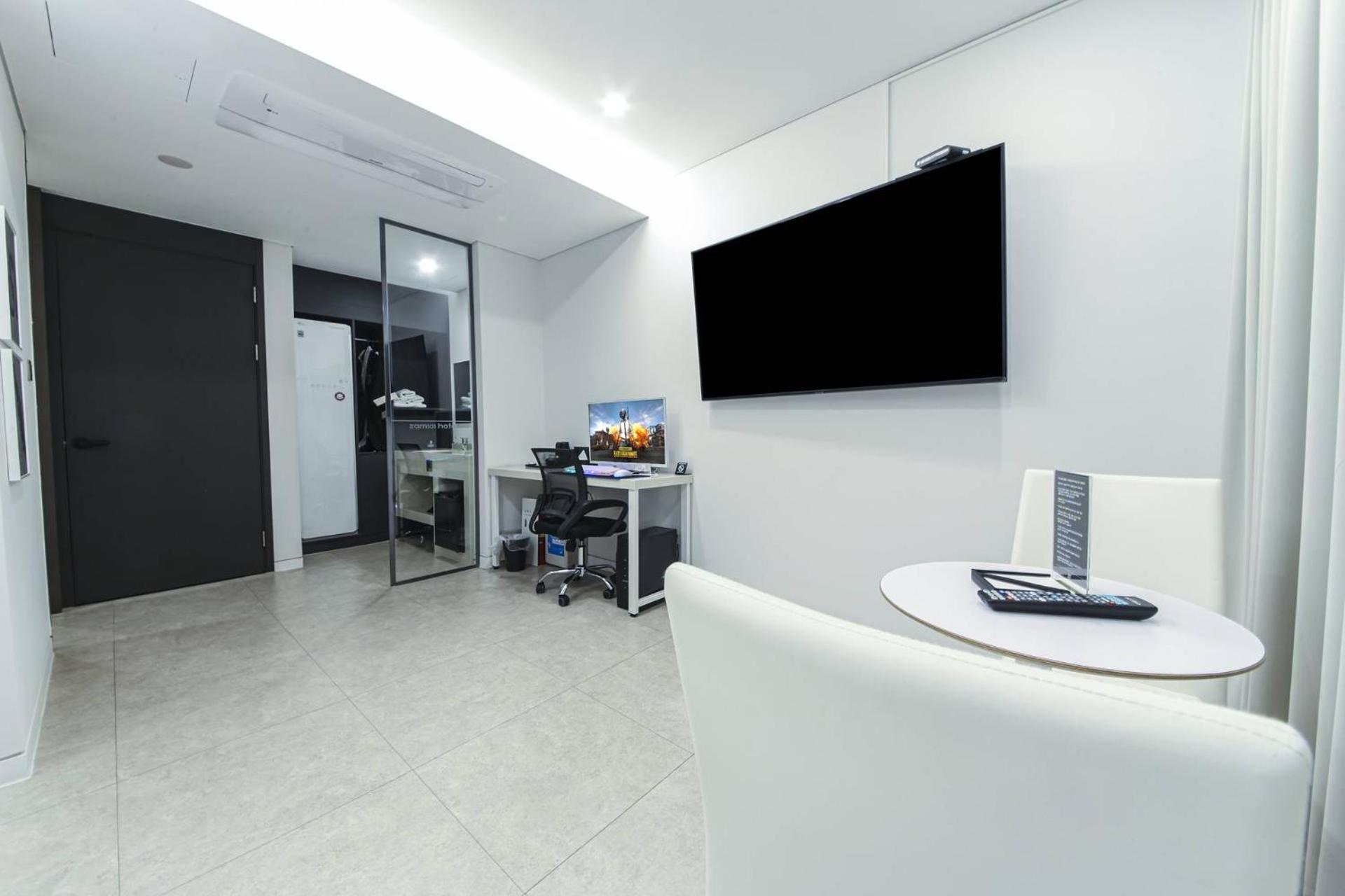 Premier Double Room - Photo 8