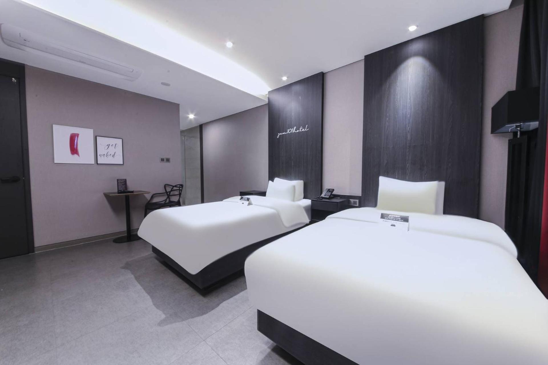 Deluxe Twin Room - Photo 6
