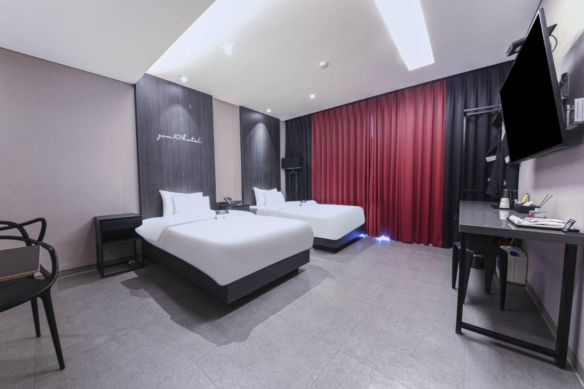 Deluxe Twin Room - Photo 5
