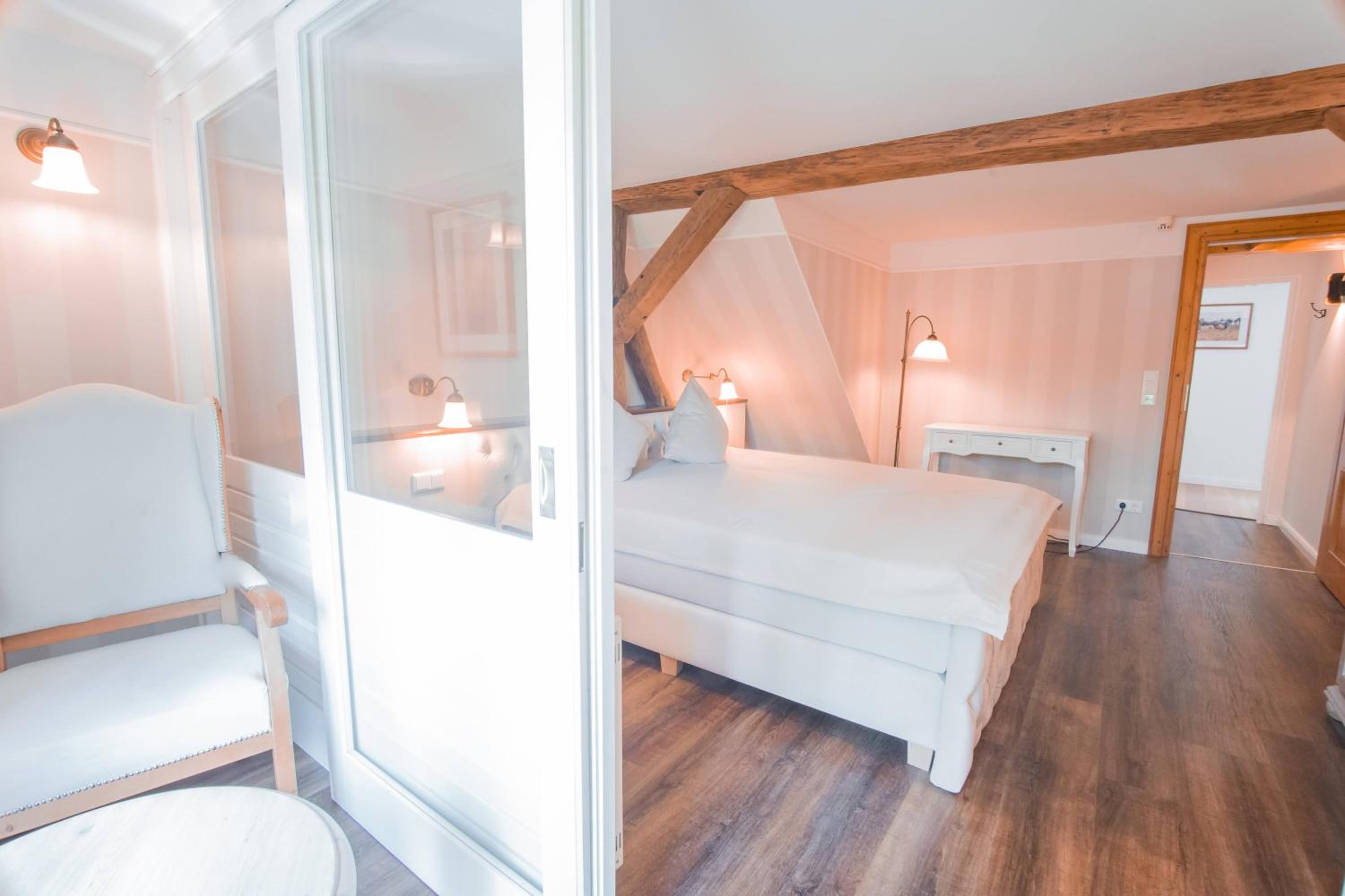 Deluxe Double Room - Photo 7