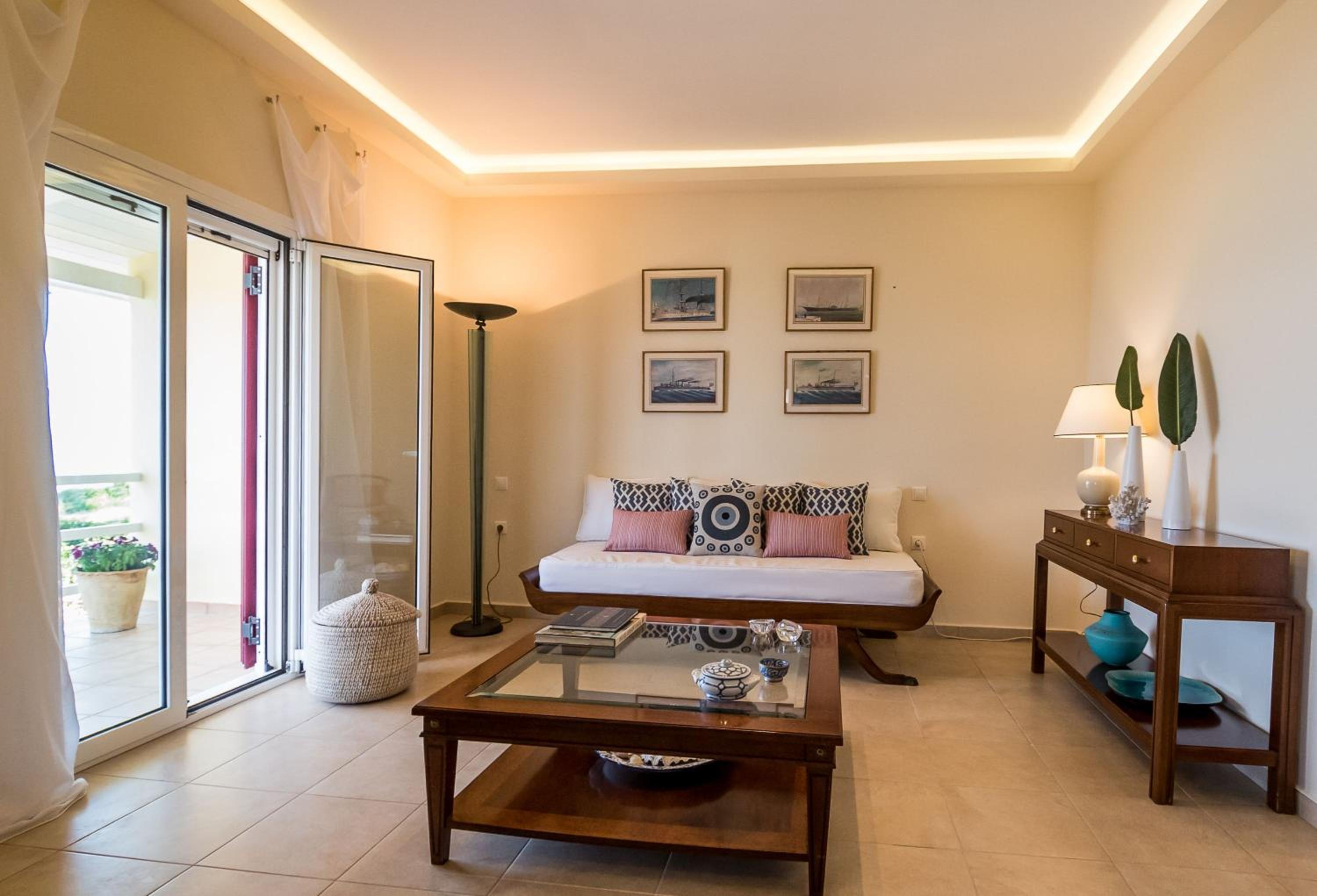 Three-Bedroom Villa photo 3