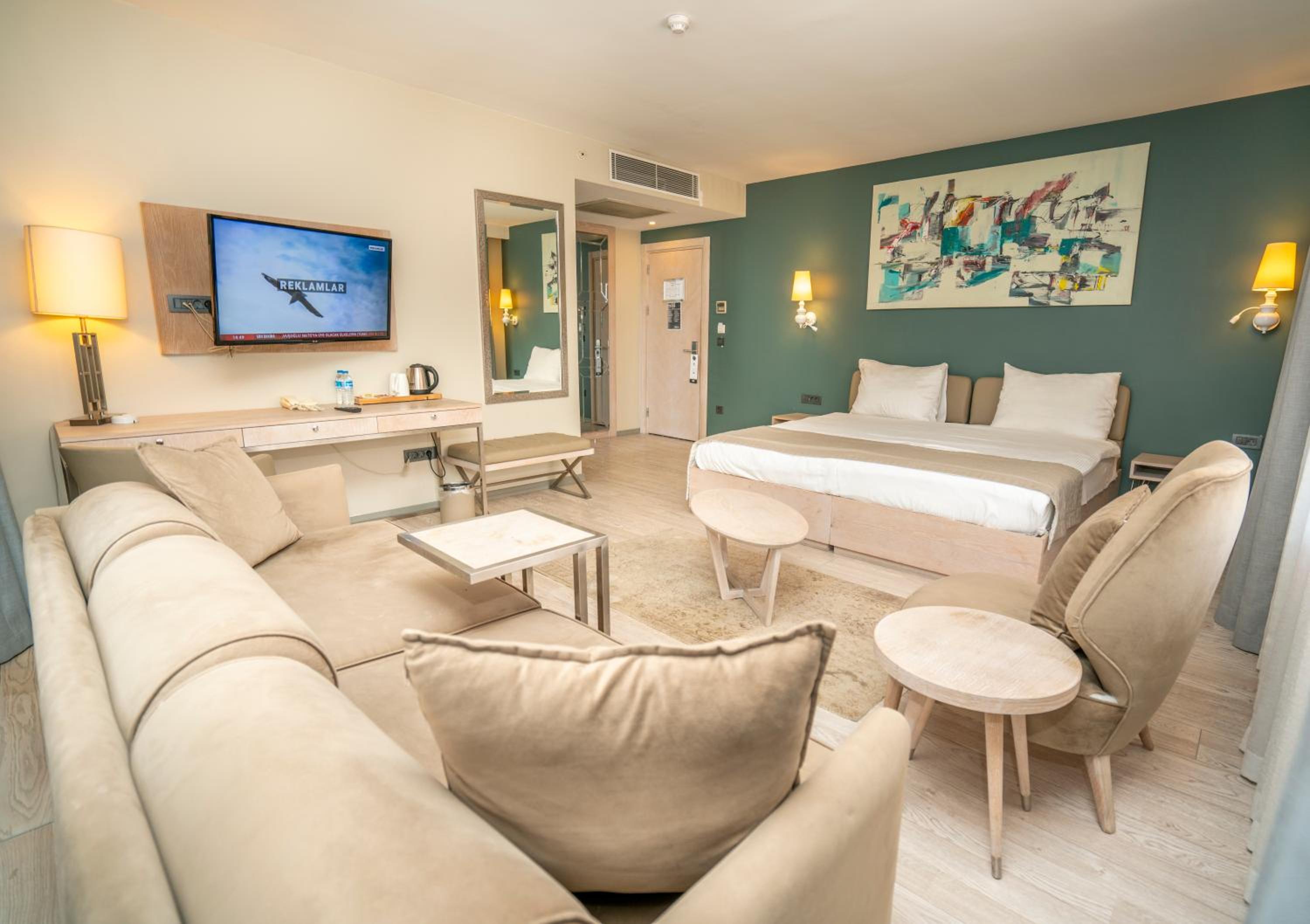 Executive Suite photo 2