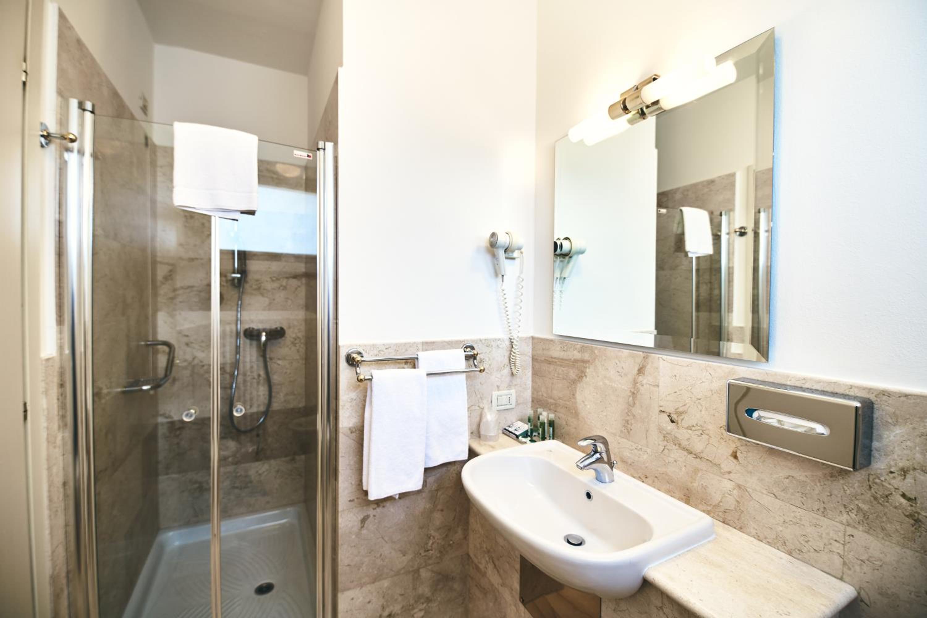 Standard Single Room photo 3