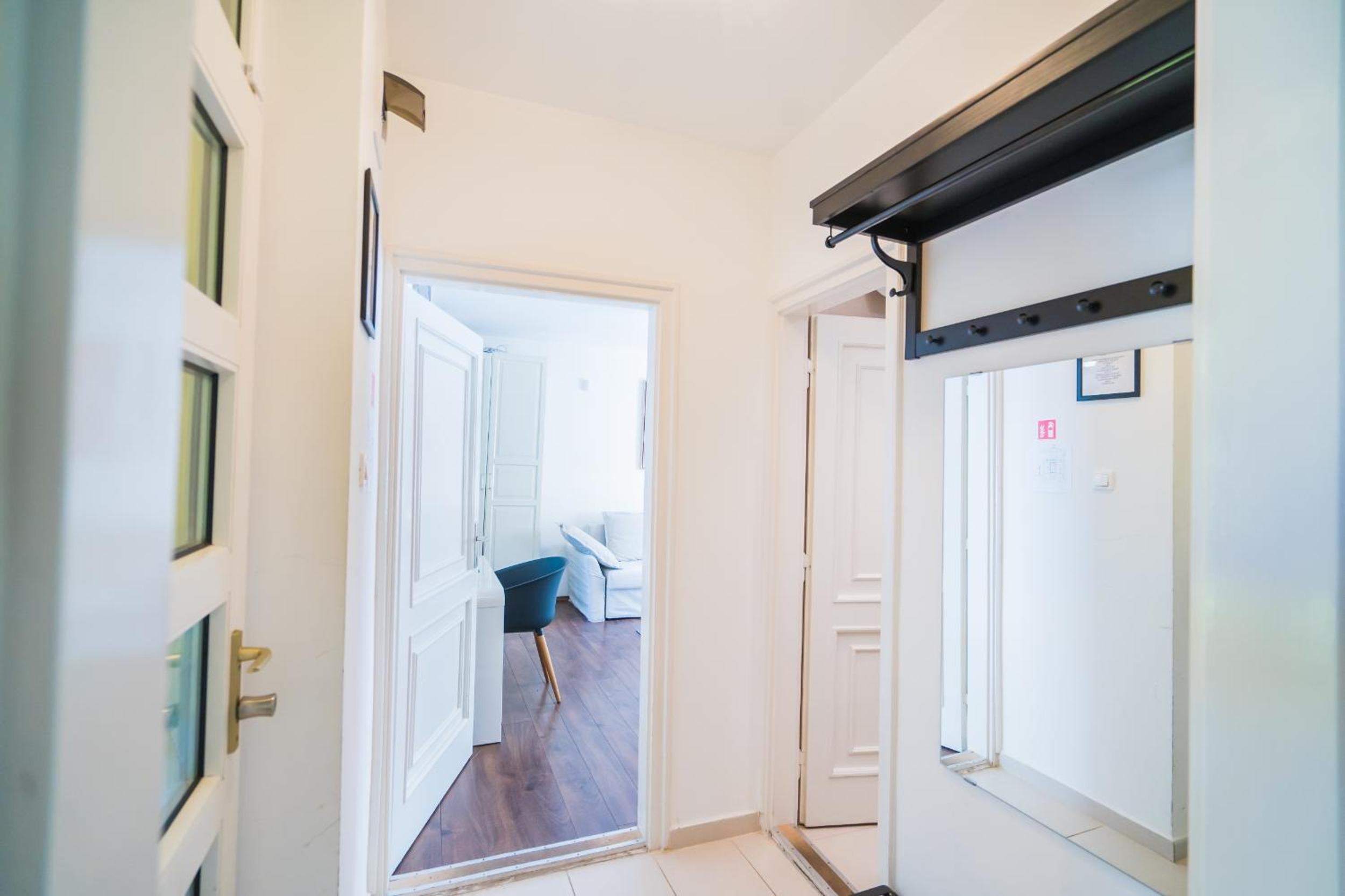 Apartment with Terrace - Photo 49