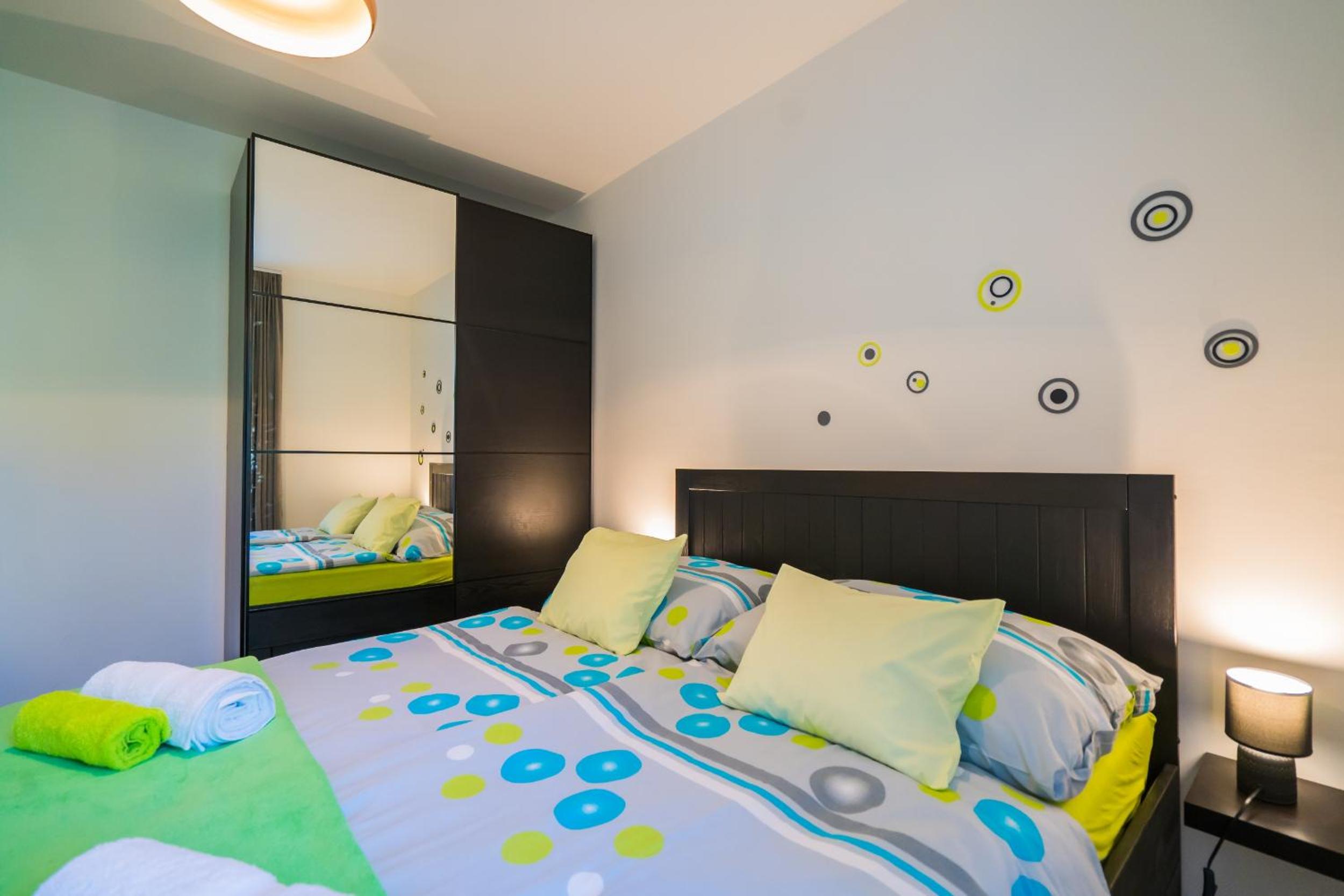 Apartment with Terrace - Photo 50