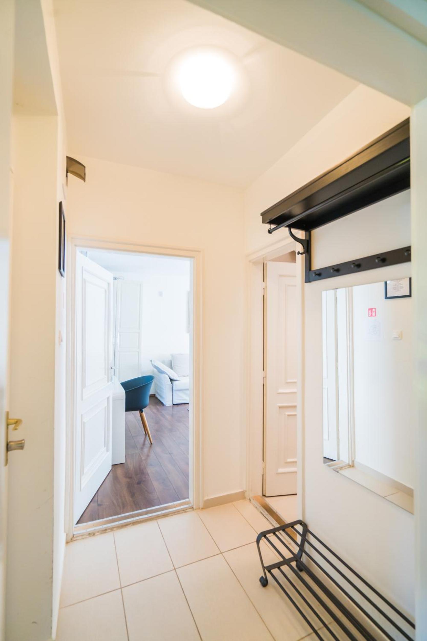 Apartment with Terrace - Photo 52