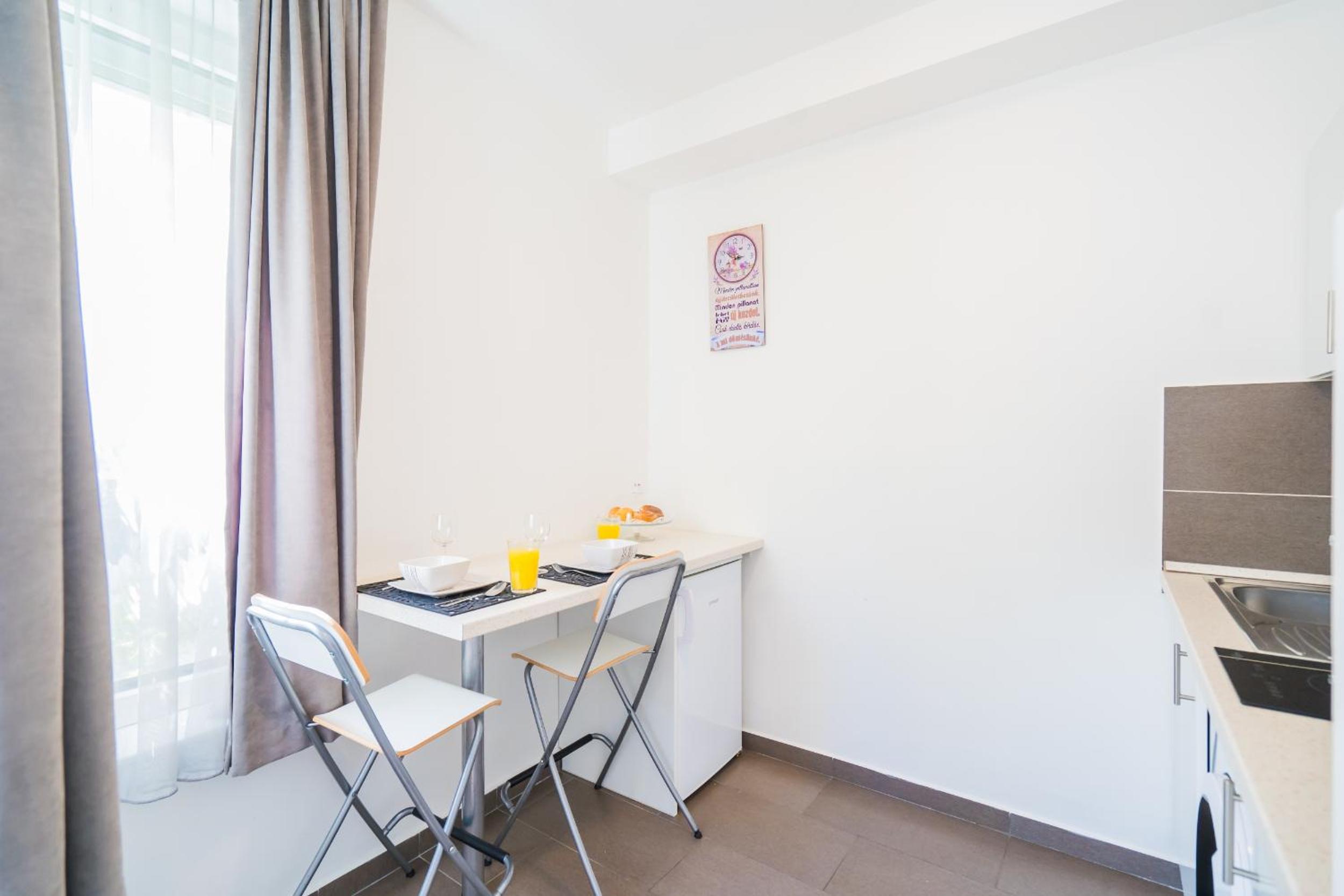 Apartment with Terrace - Photo 58