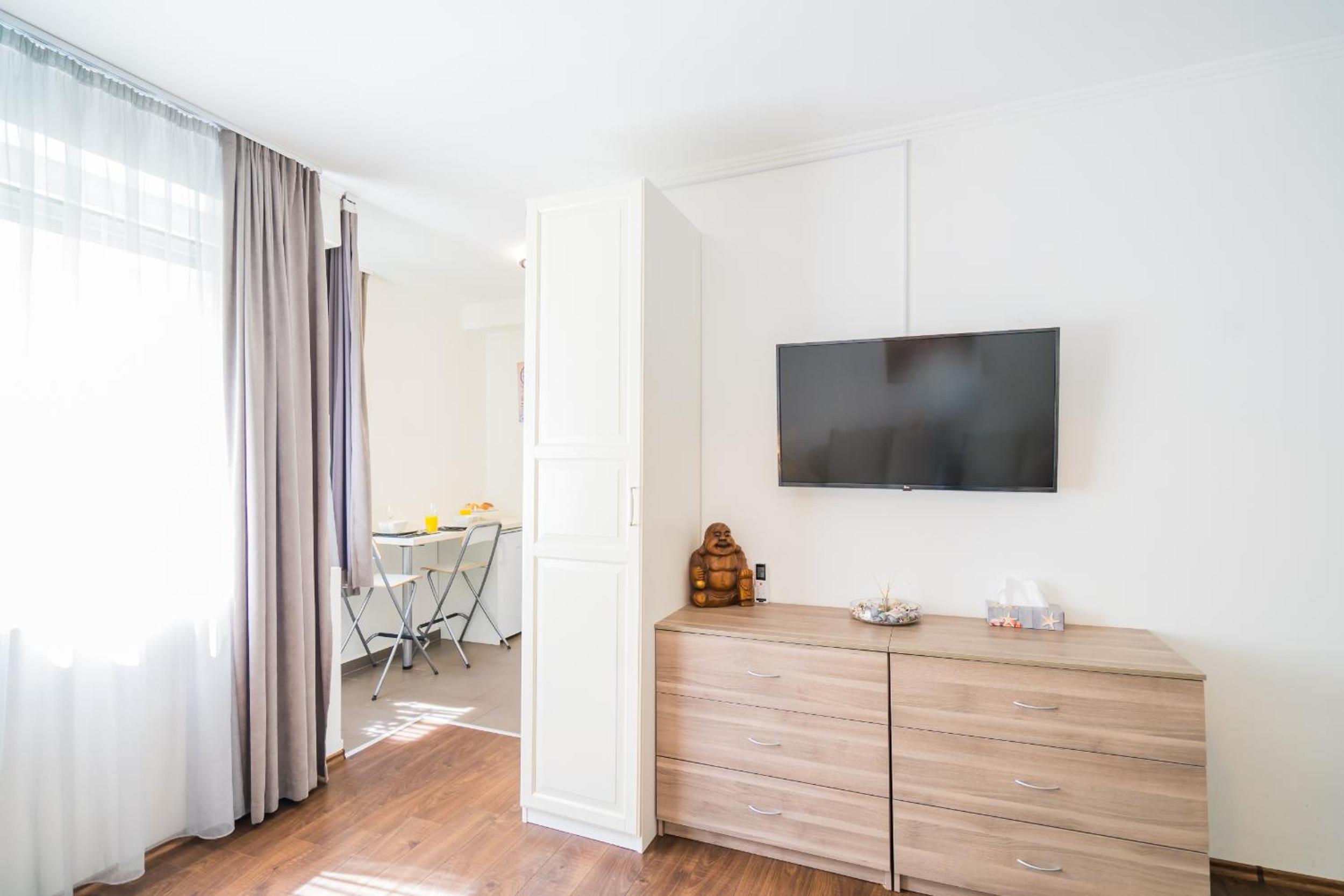 Apartment with Terrace - Photo 47