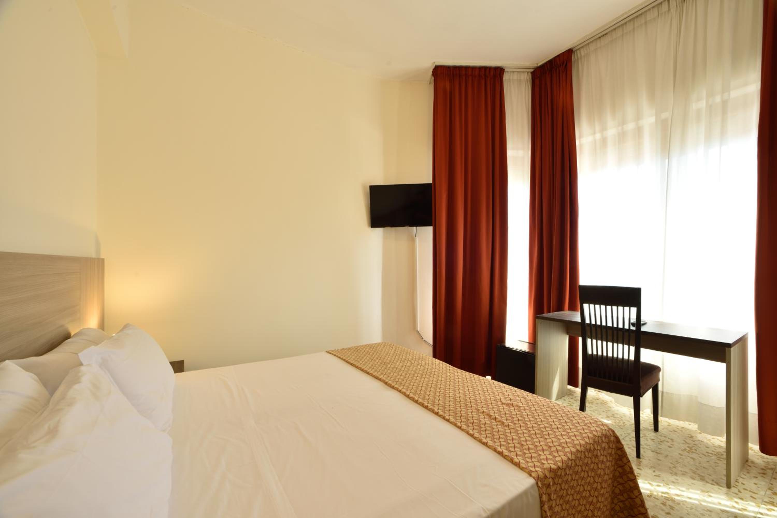 Deluxe Double or Twin Room - Photo 1