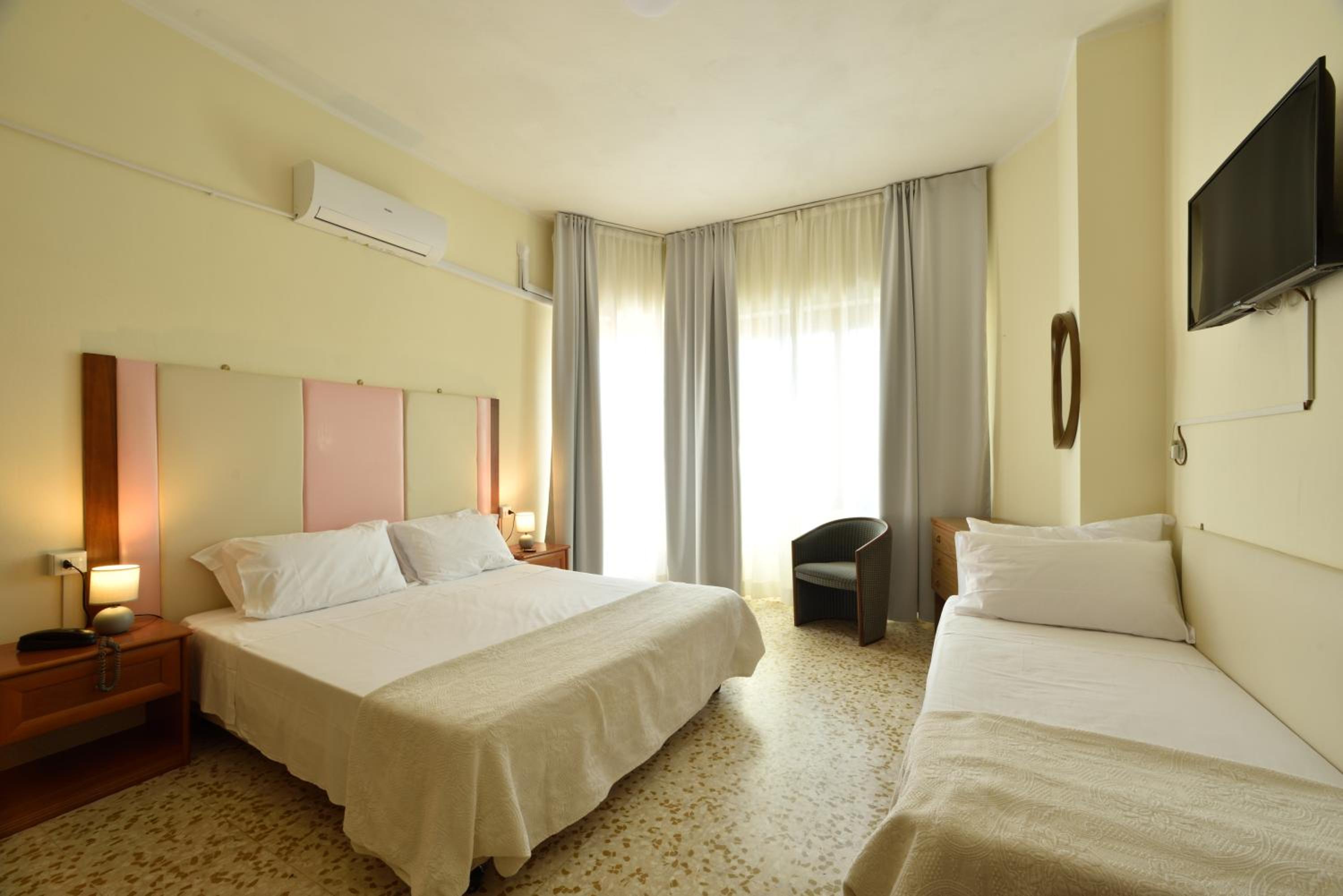 Triple Room - Photo 1