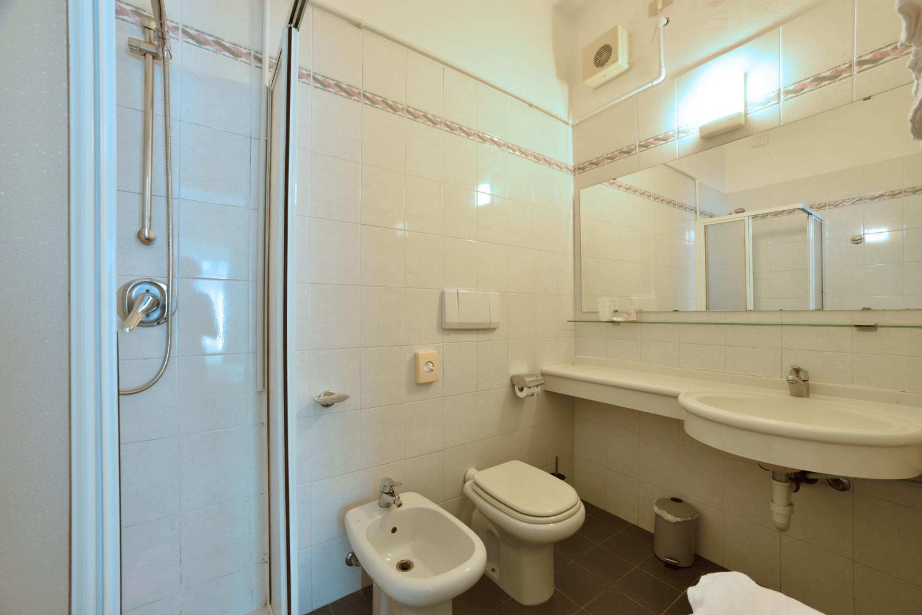 Triple Room - Photo 8