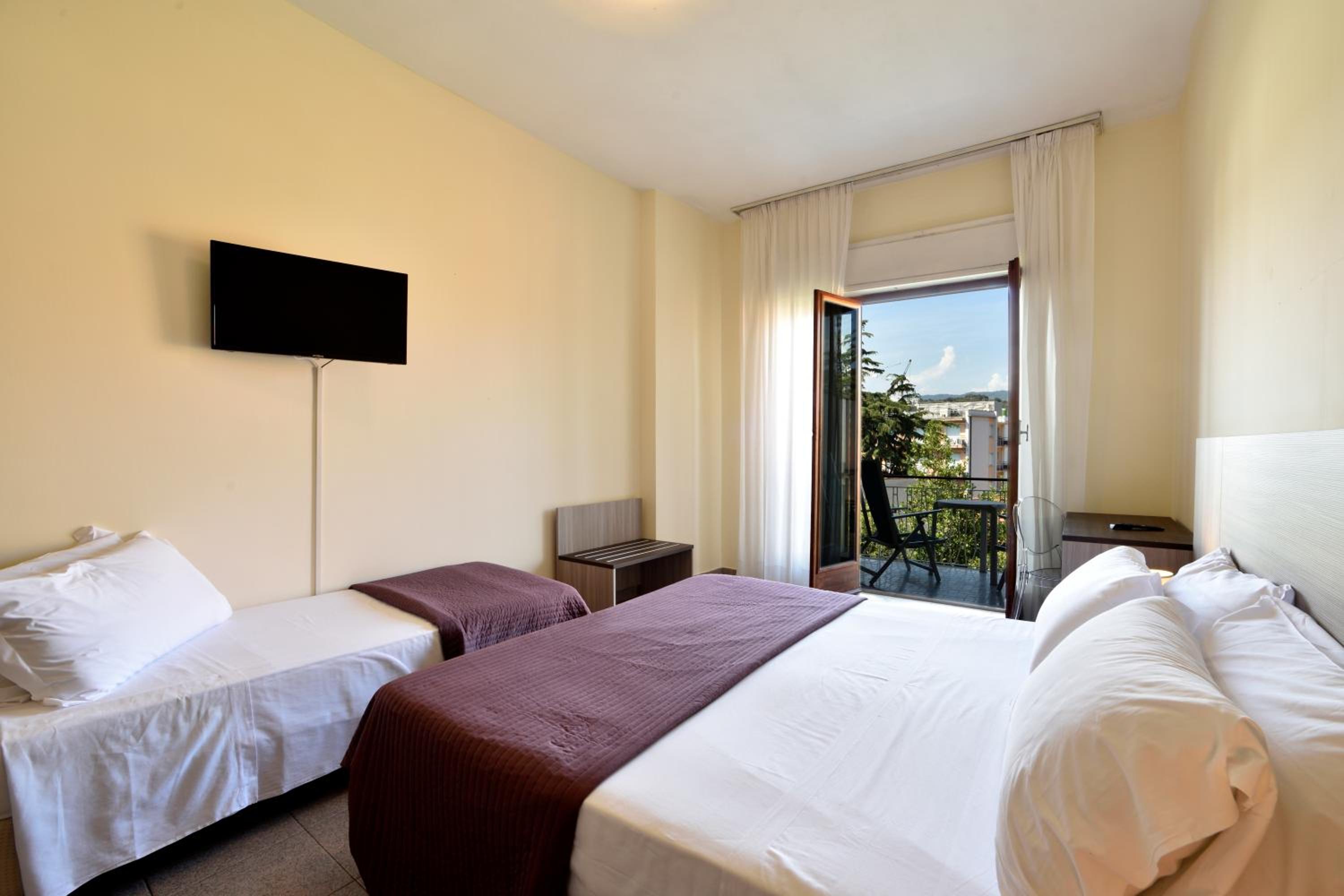 Superior Triple Room - Photo 1