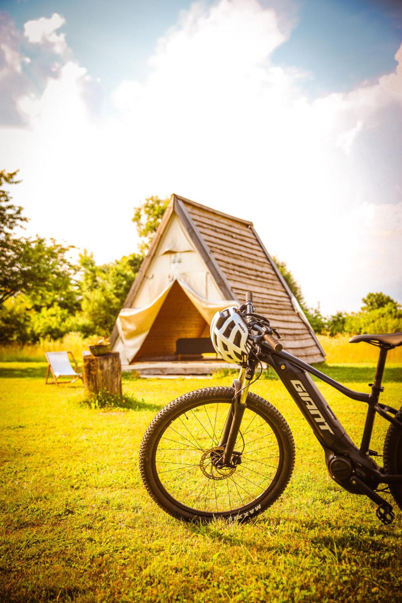 Wooden Tent - Photo 11