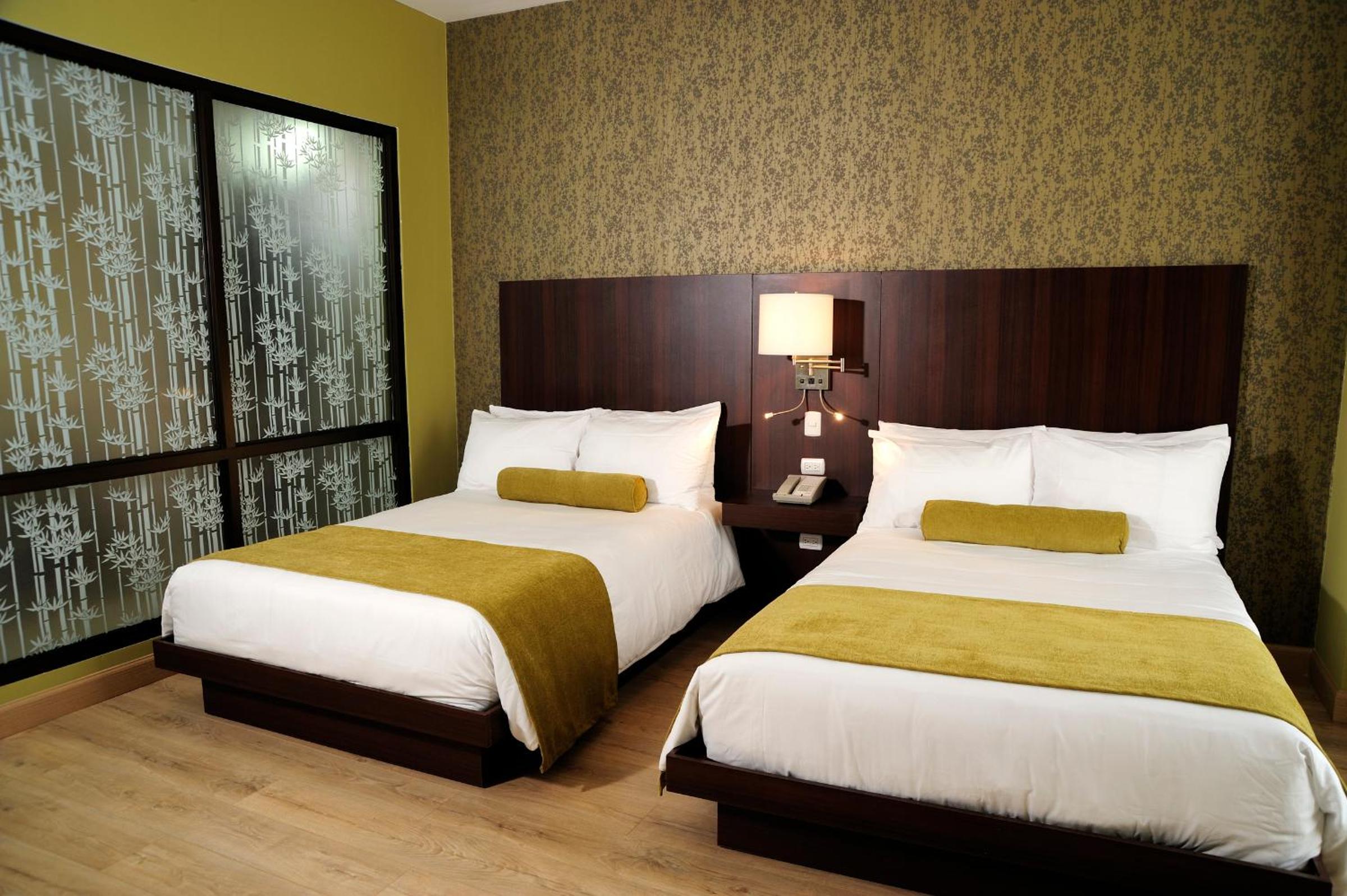 Standard Double Room thumbnail 6