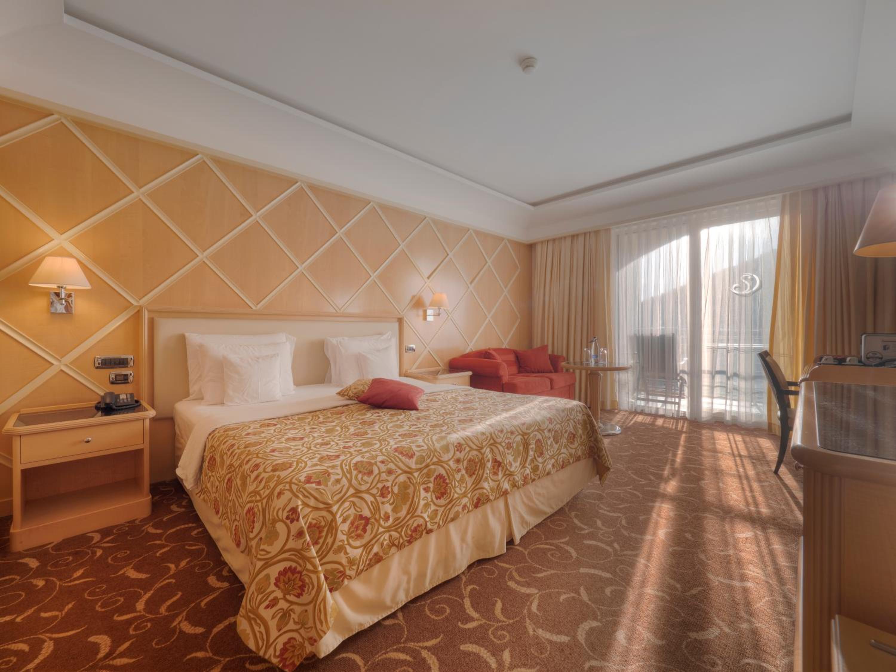 Superior Room with Mountain View
