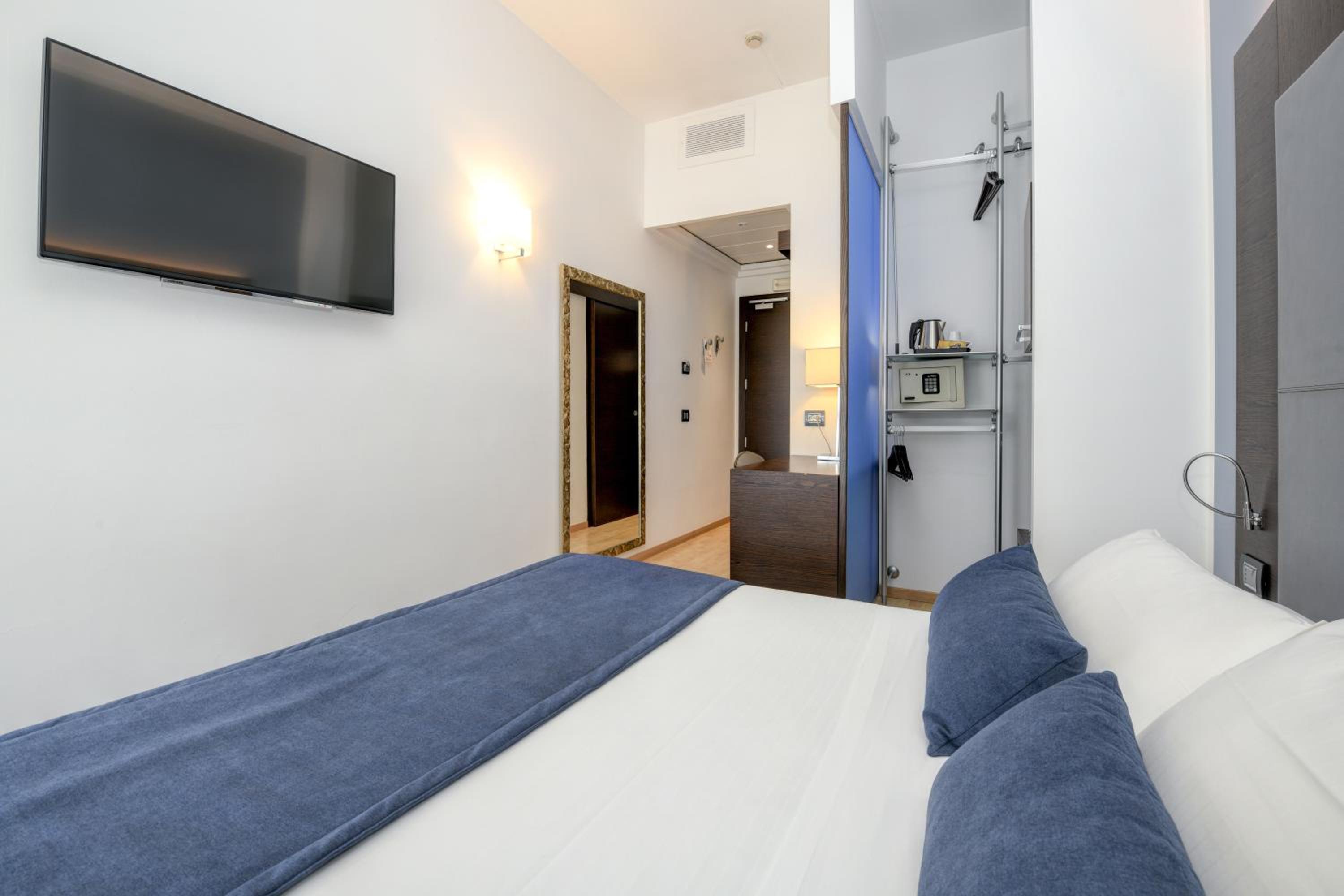 Premium Double Room - Photo 3