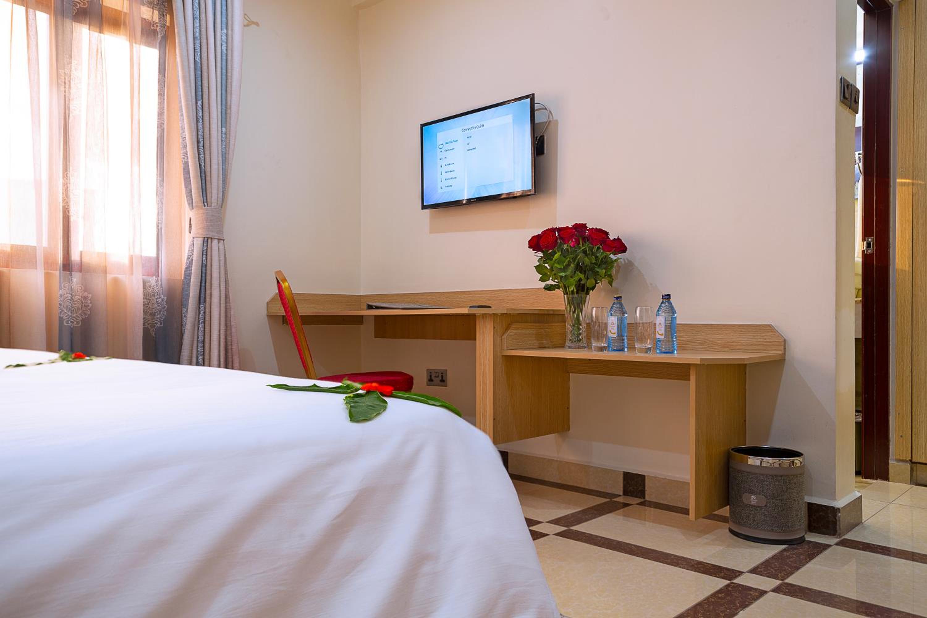 Standard Double Room - Photo 10