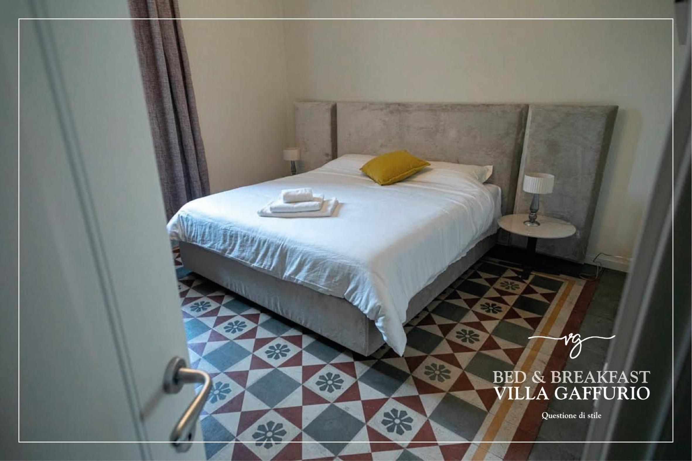 Double Room with Shared Bathroom photo 1