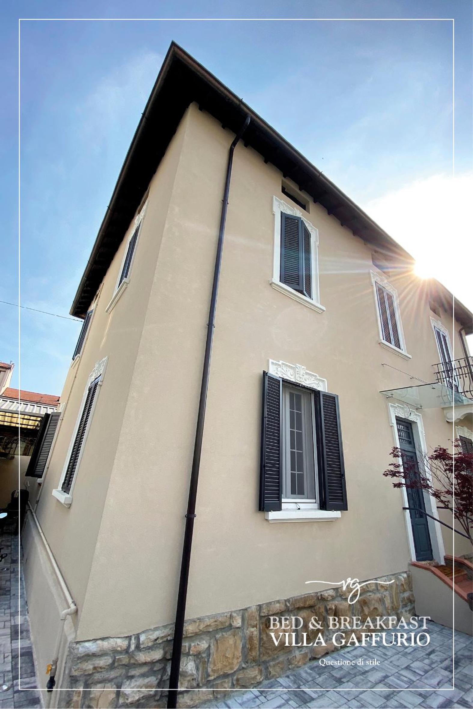 Double Room with Private External Bathroom photo 2