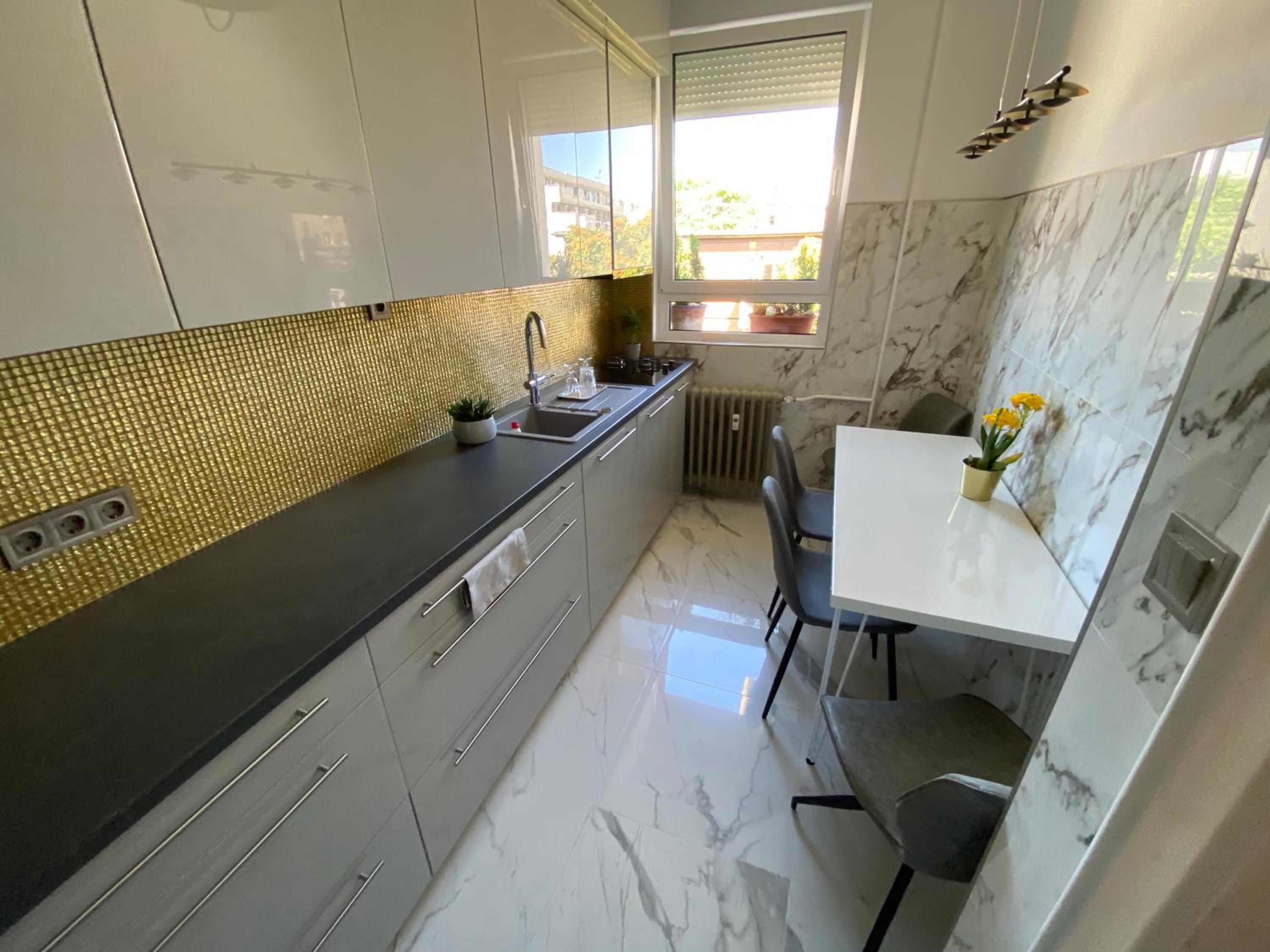 One-Bedroom Apartment - Photo 39