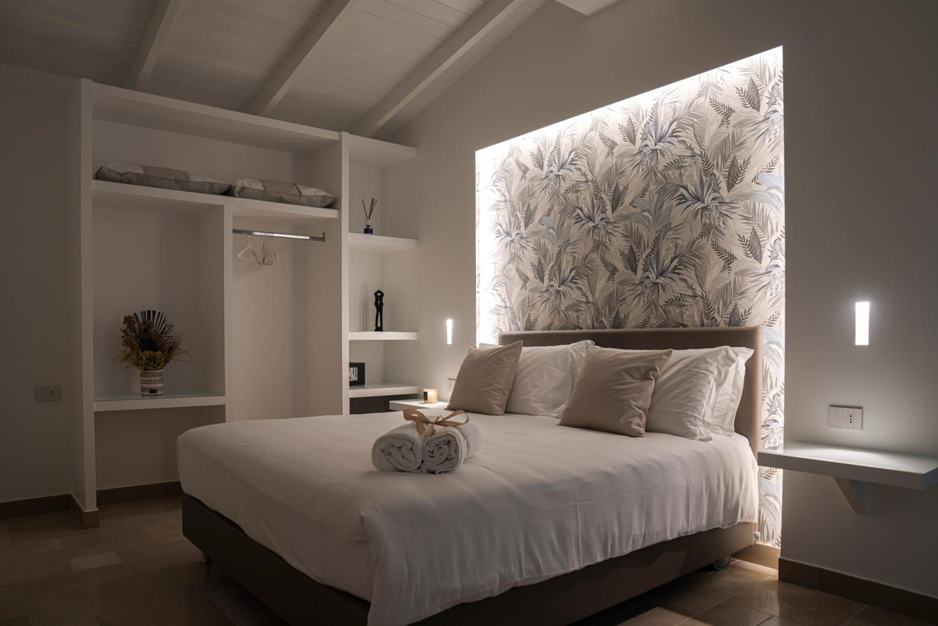 Deluxe Double Room with Extra Bed photo 2