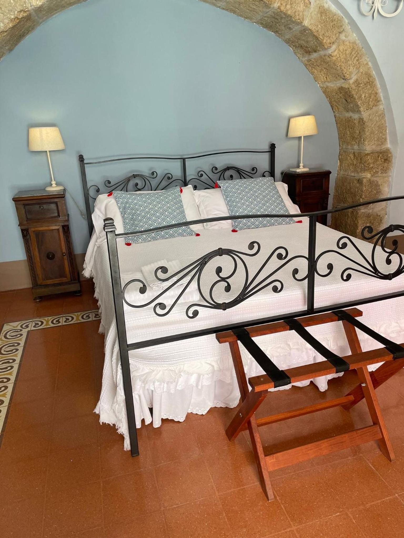 Double Room - Photo 3