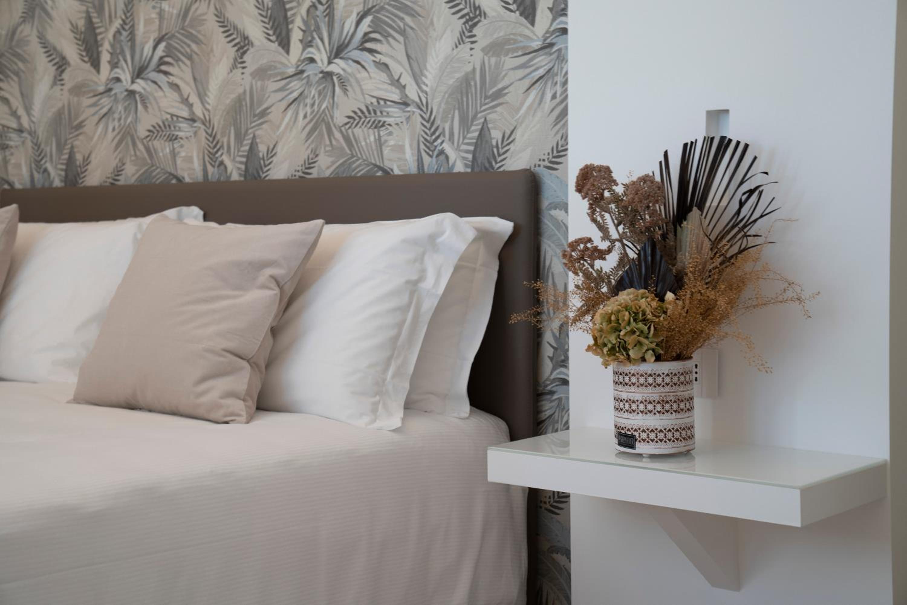 Deluxe Double Room with Extra Bed photo 3