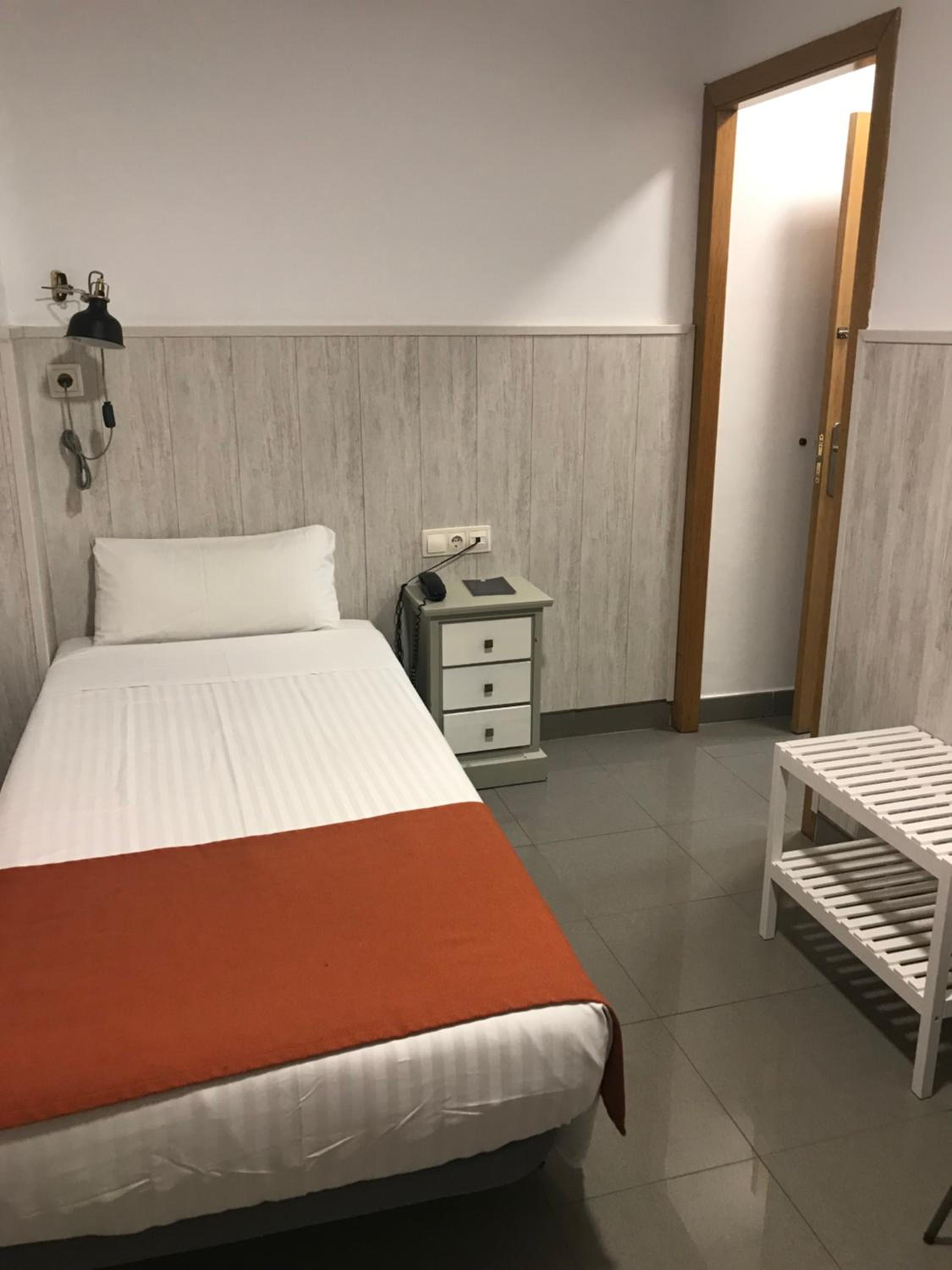 Interior twin room without Views photo 2