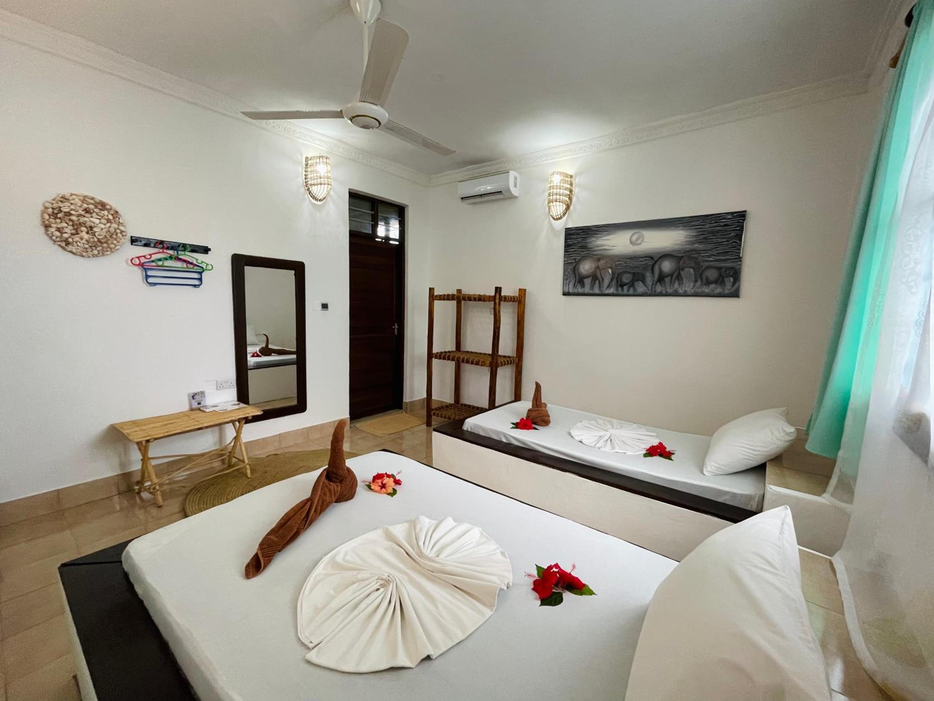 Twin Room with Terrace - Photo 13