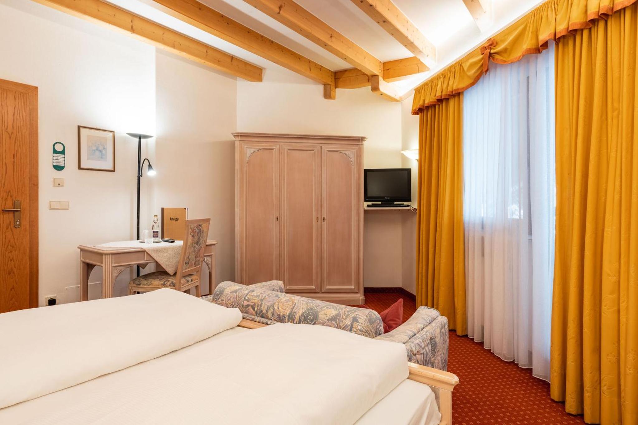 Economy Double Room photo 2