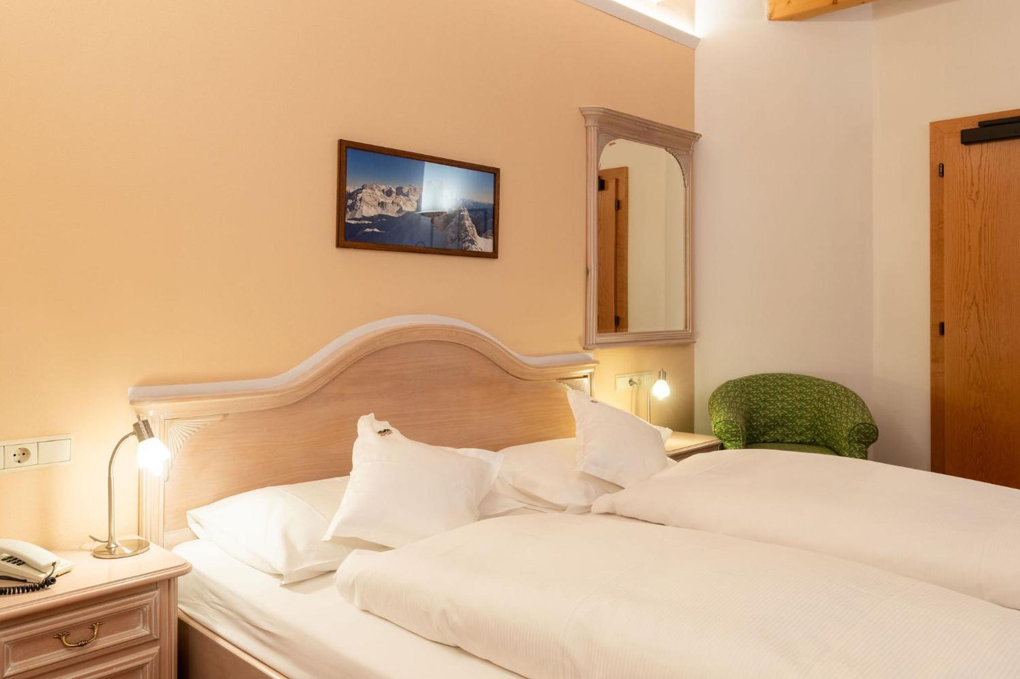 Economy Double Room photo 3