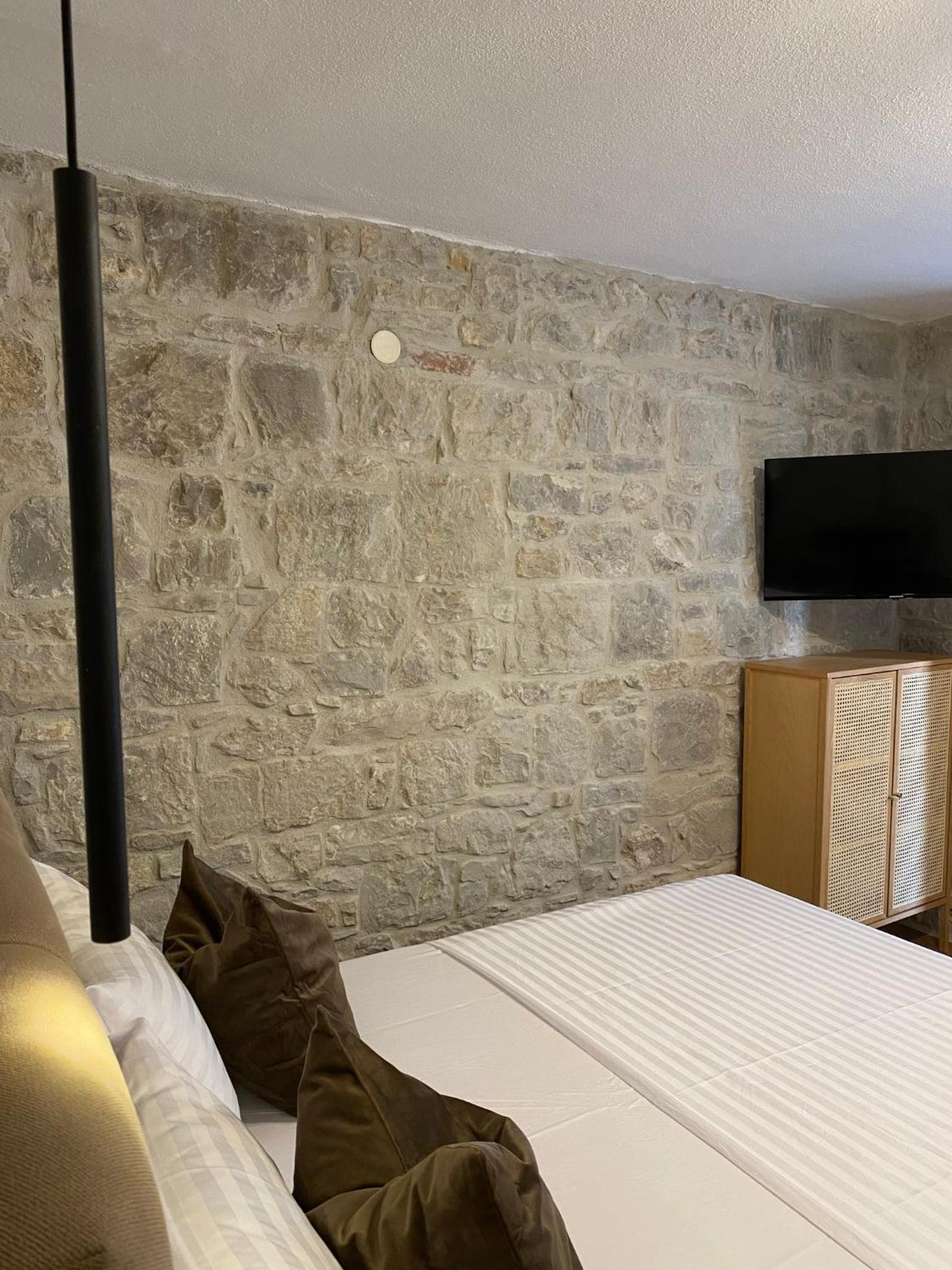 Studio Apartment - Photo 7