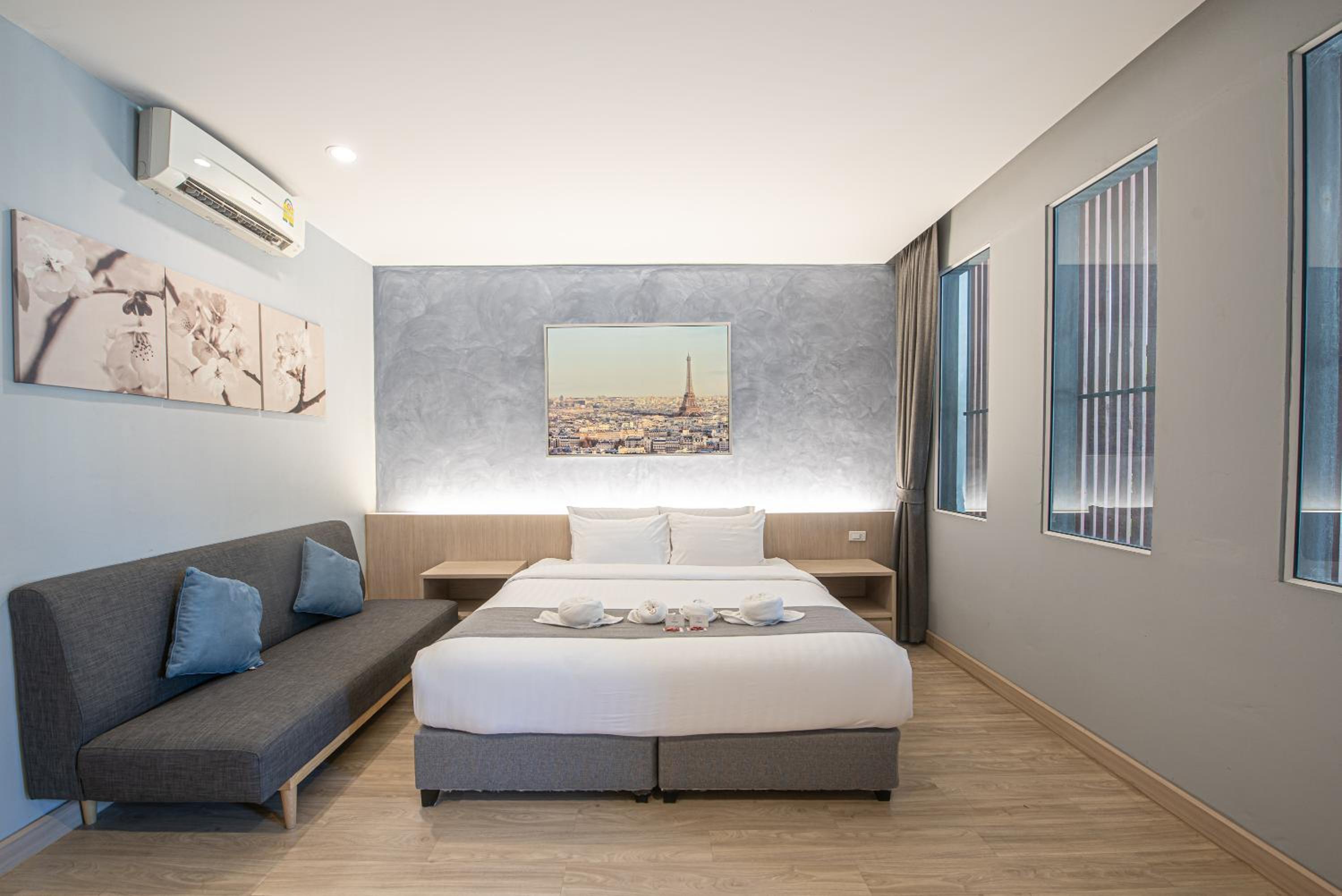 Premier King Room - Photo 6